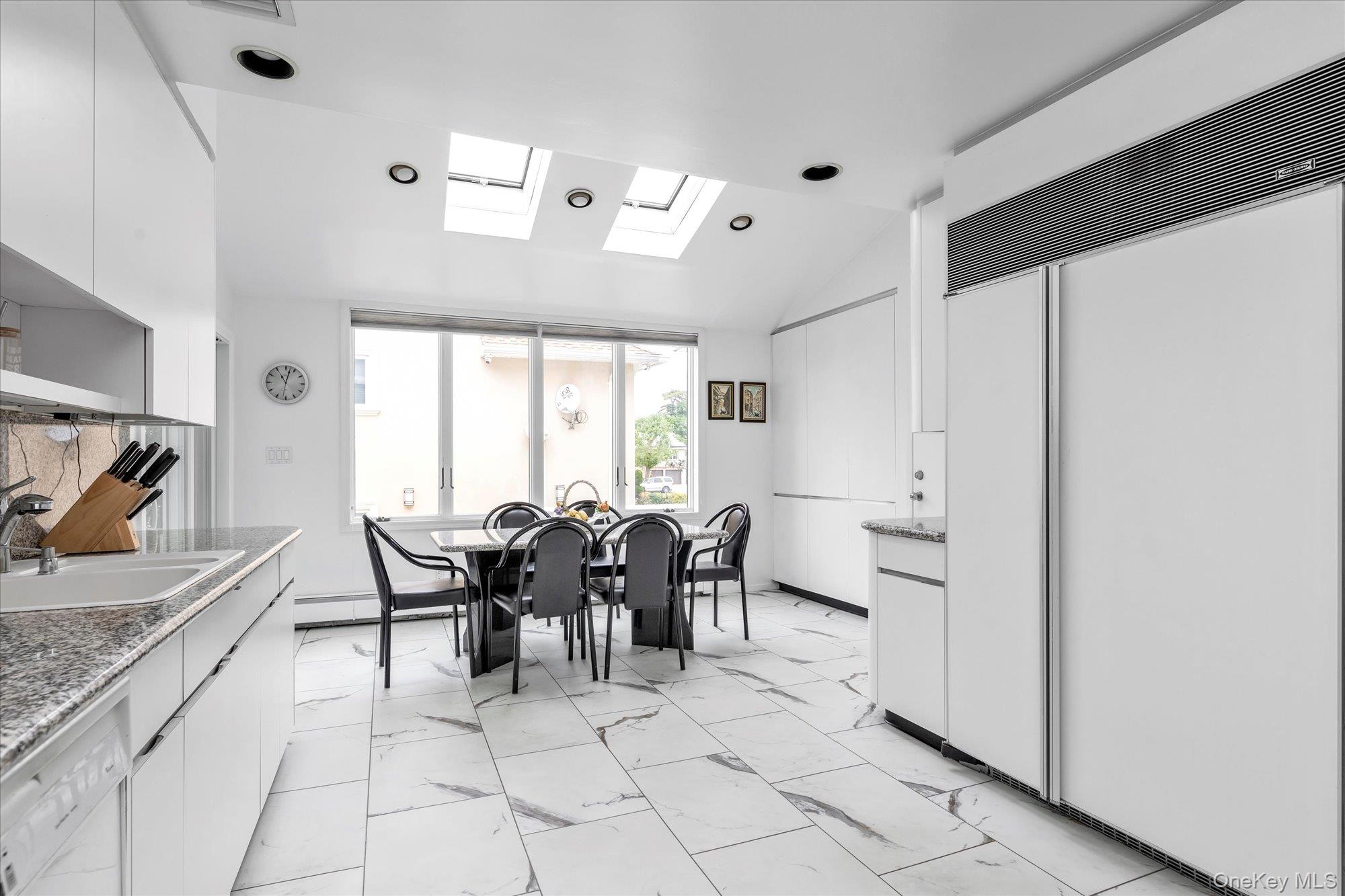 895 Cherry Lane, North Woodmere, NY 11581