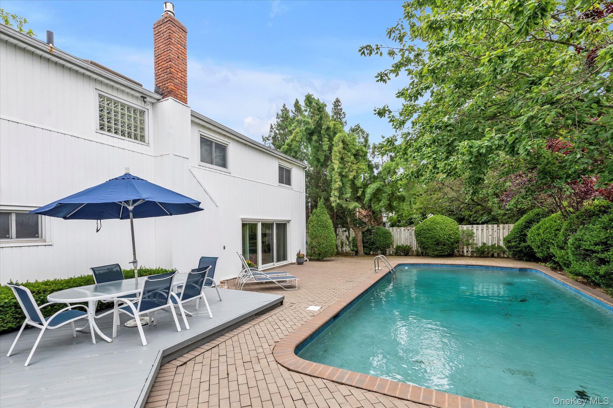 895 Cherry Lane, North Woodmere, NY 11581