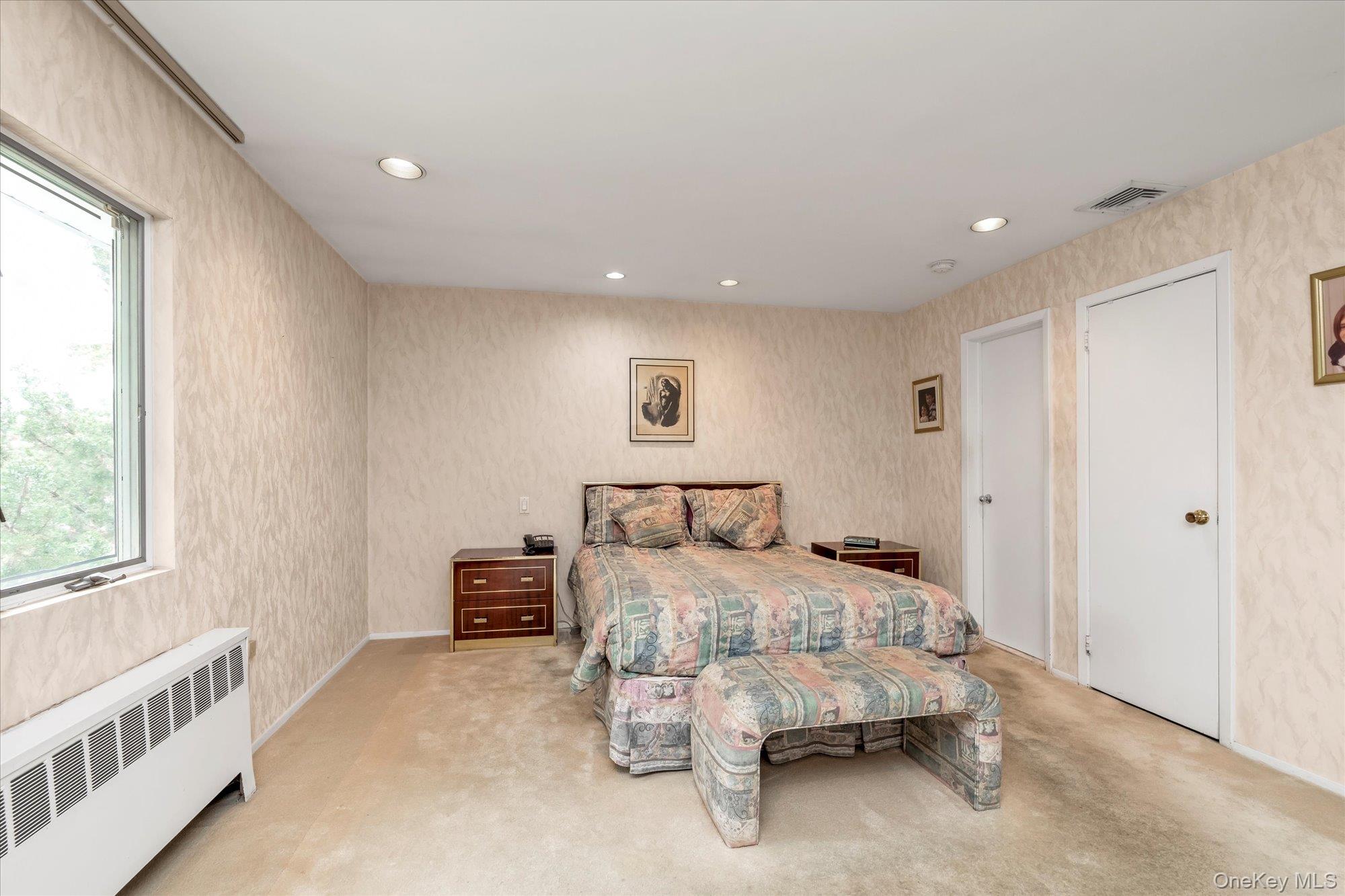 895 Cherry Lane, North Woodmere, NY 11581