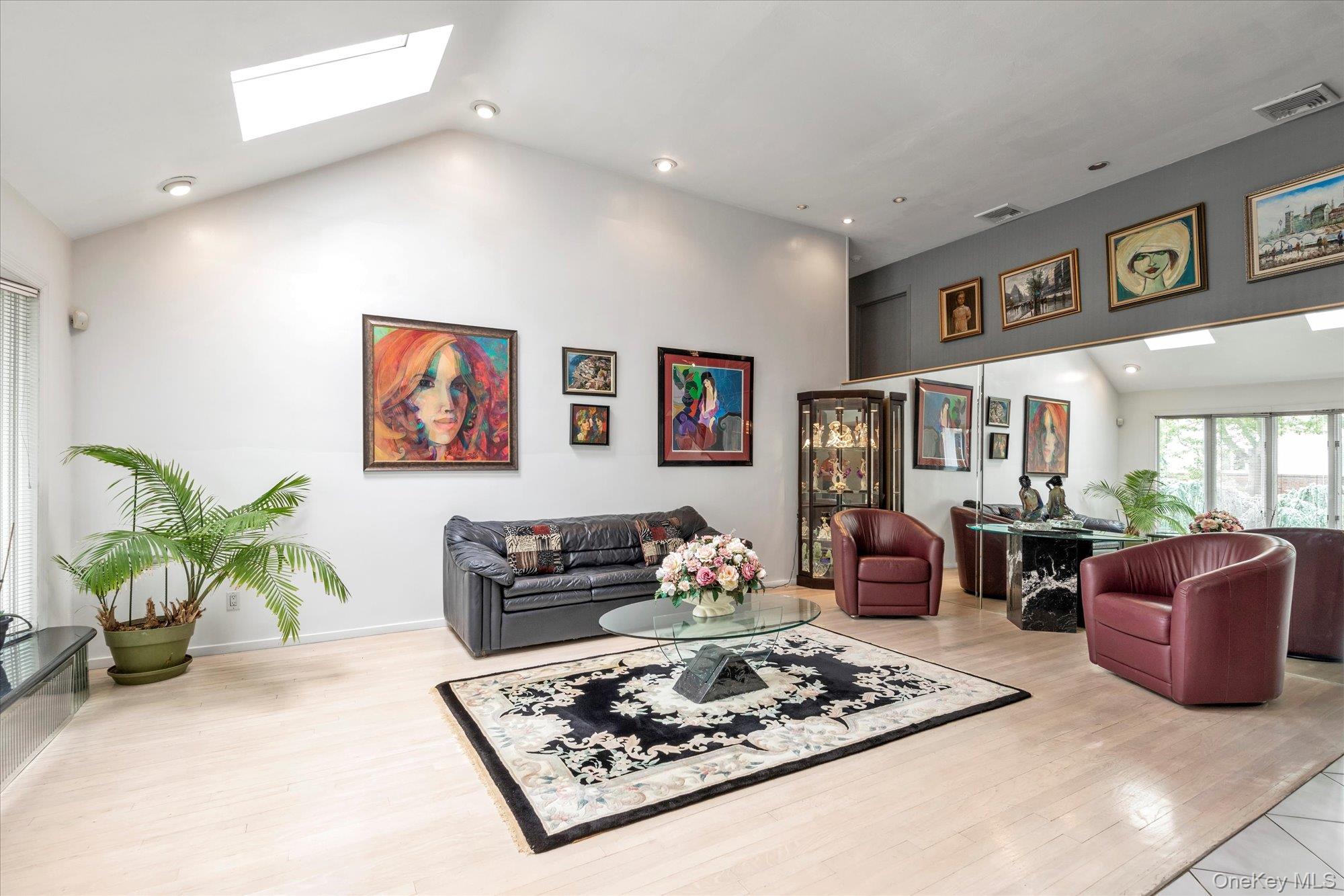 895 Cherry Lane, North Woodmere, NY 11581