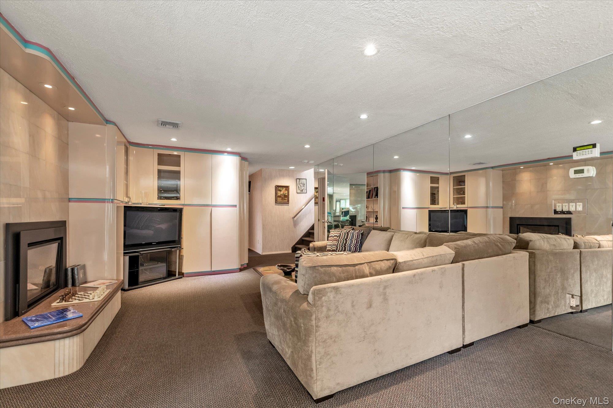 895 Cherry Lane, North Woodmere, NY 11581