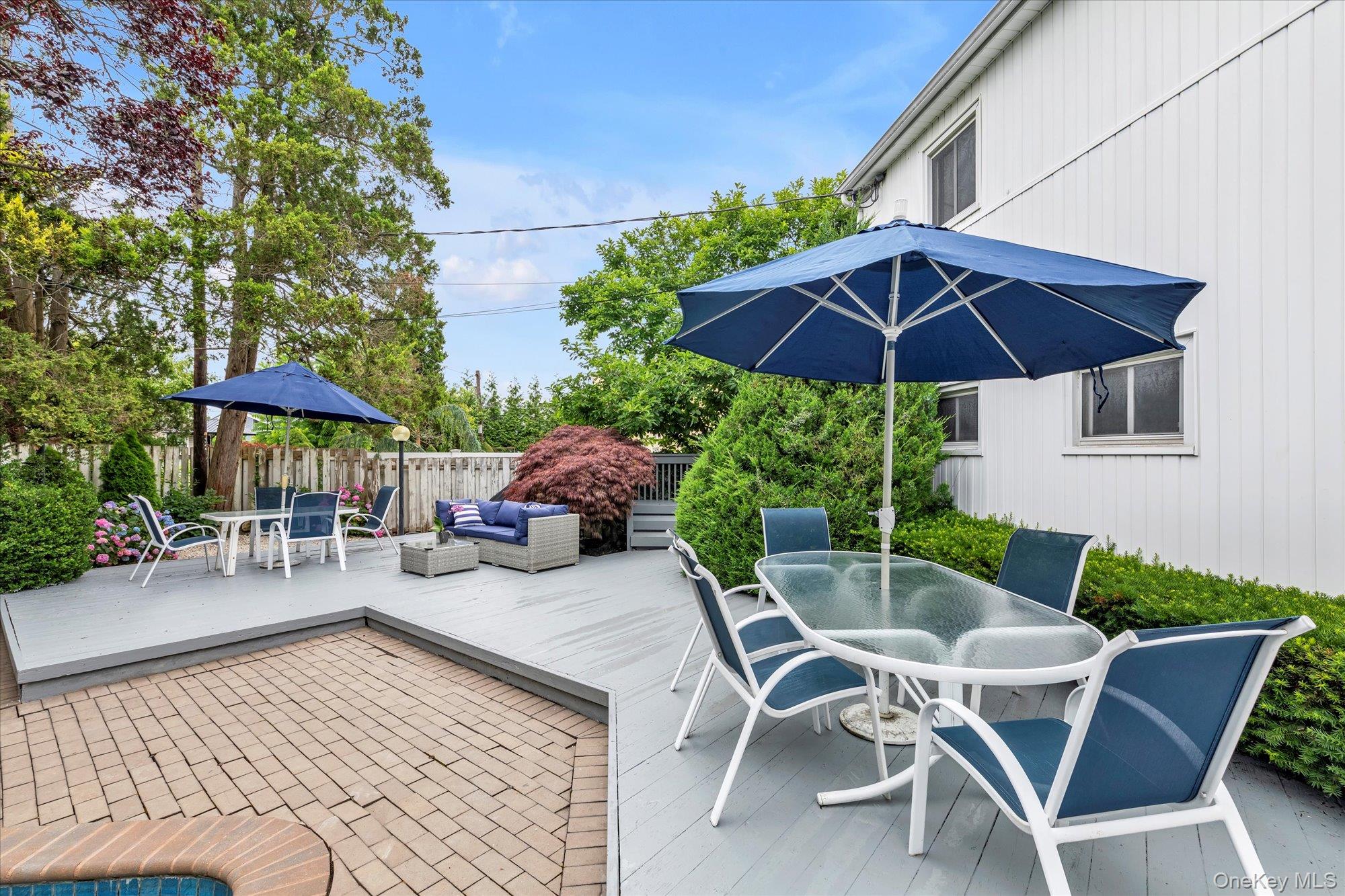 895 Cherry Lane, North Woodmere, NY 11581