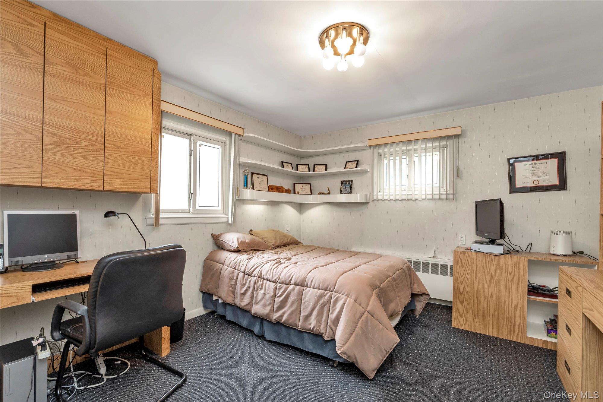 895 Cherry Lane, North Woodmere, NY 11581