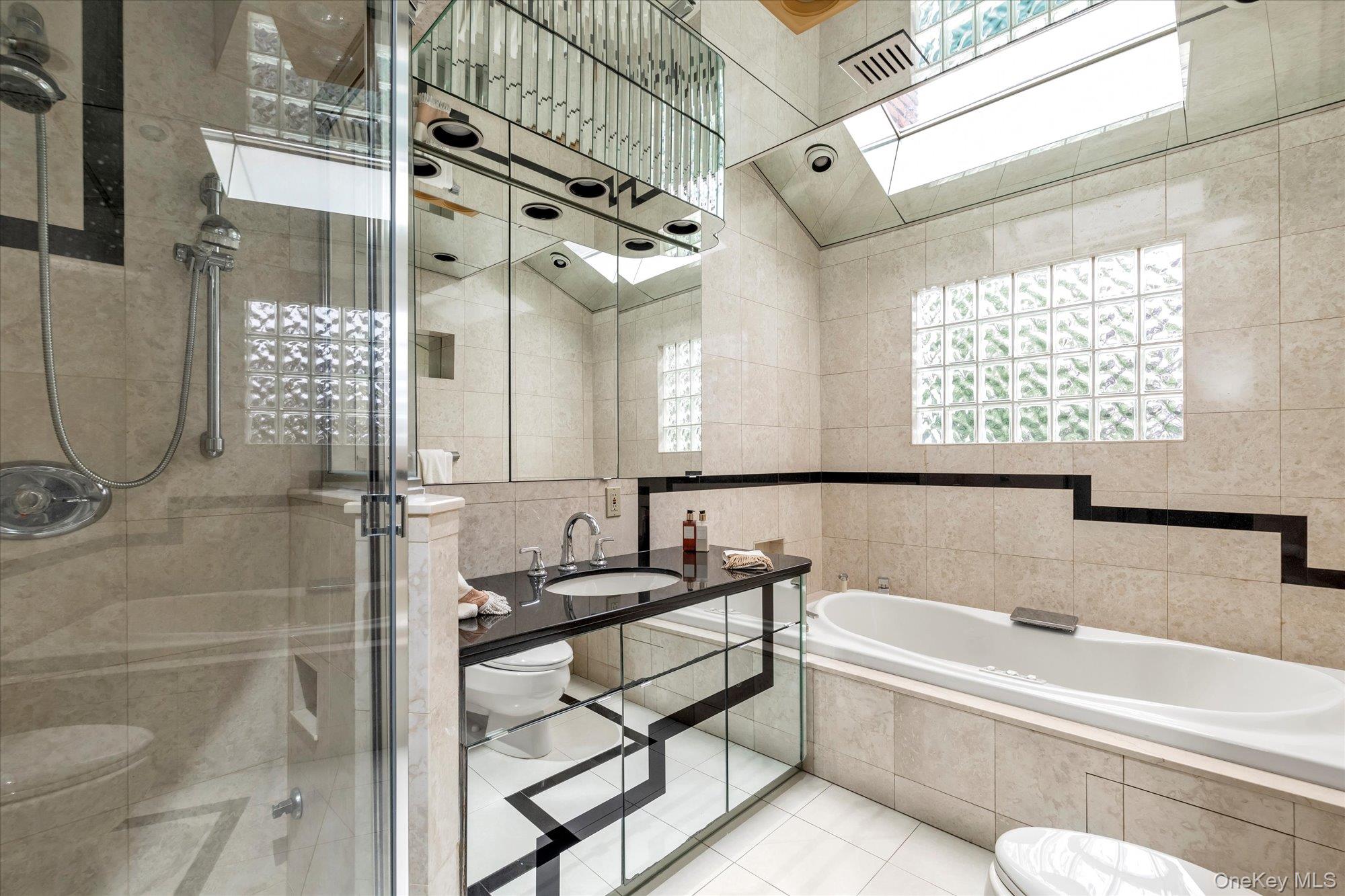 895 Cherry Lane, North Woodmere, NY 11581