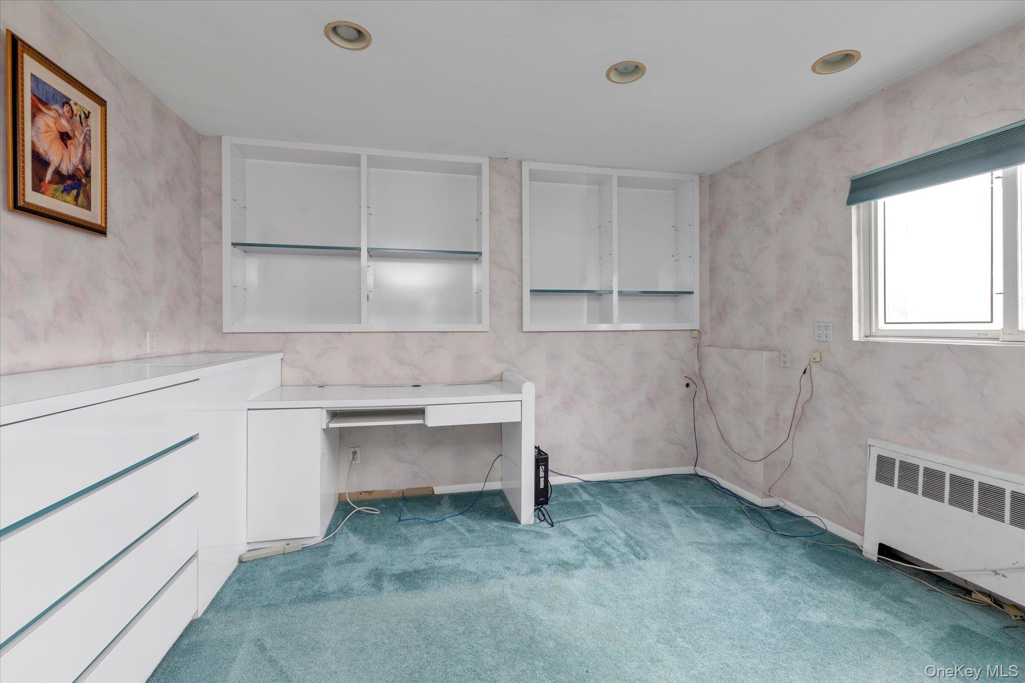 895 Cherry Lane, North Woodmere, NY 11581