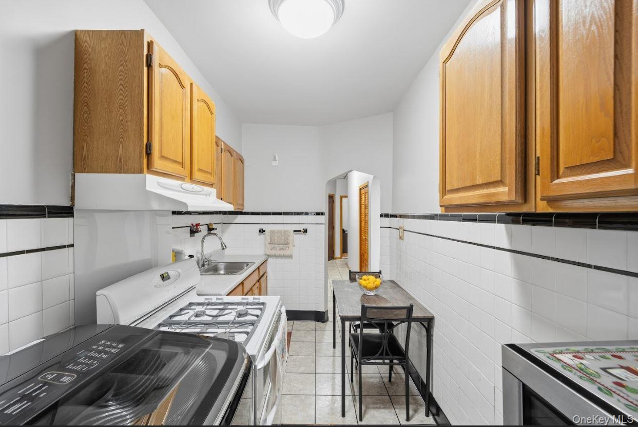 2015 Menahan Street, Ridgewood, NY 11385