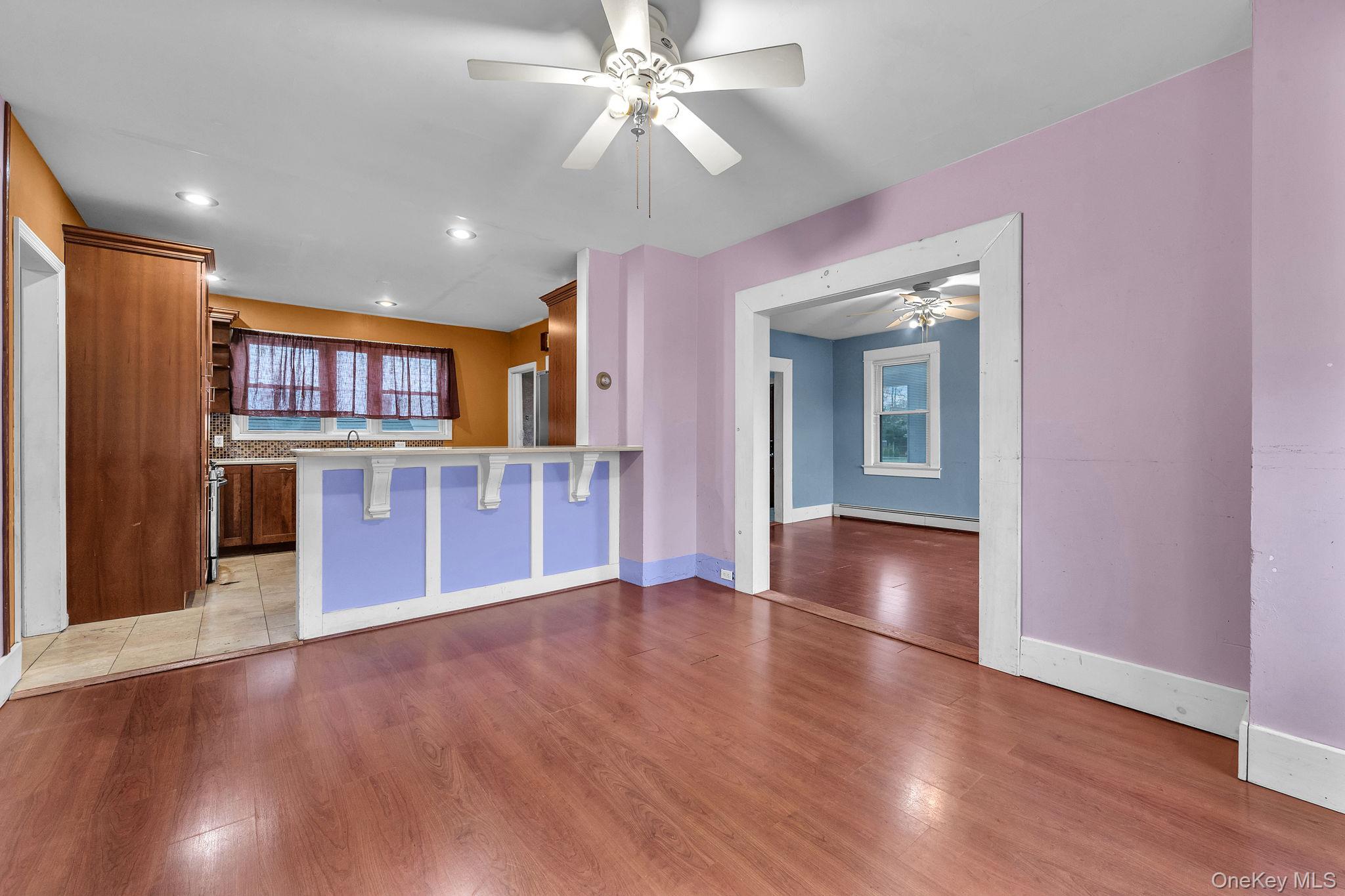 4 3rd Avenue, East Islip, NY 11730