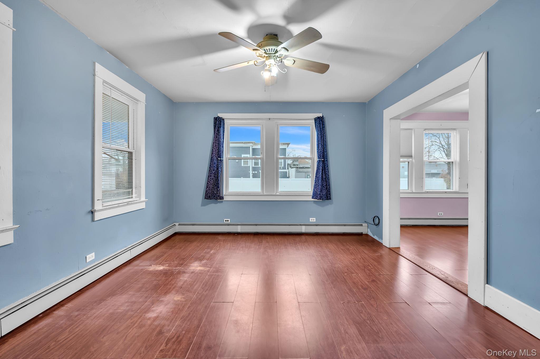 4 3rd Avenue, East Islip, NY 11730