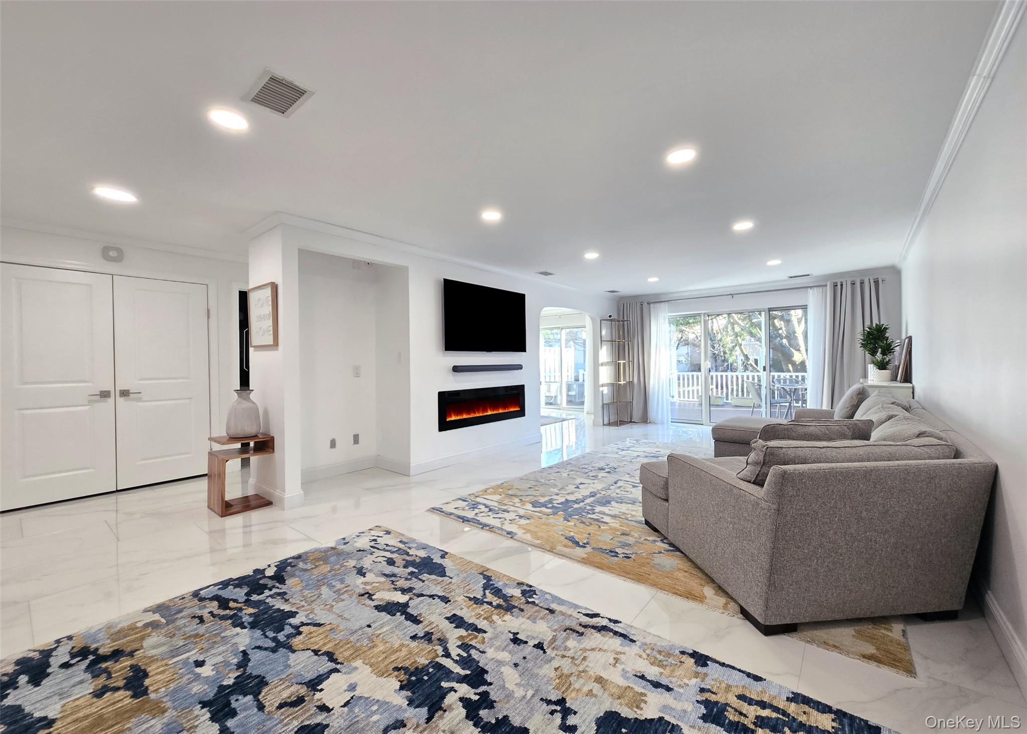 31 Hampshire Court # 31, Holbrook, NY 11741