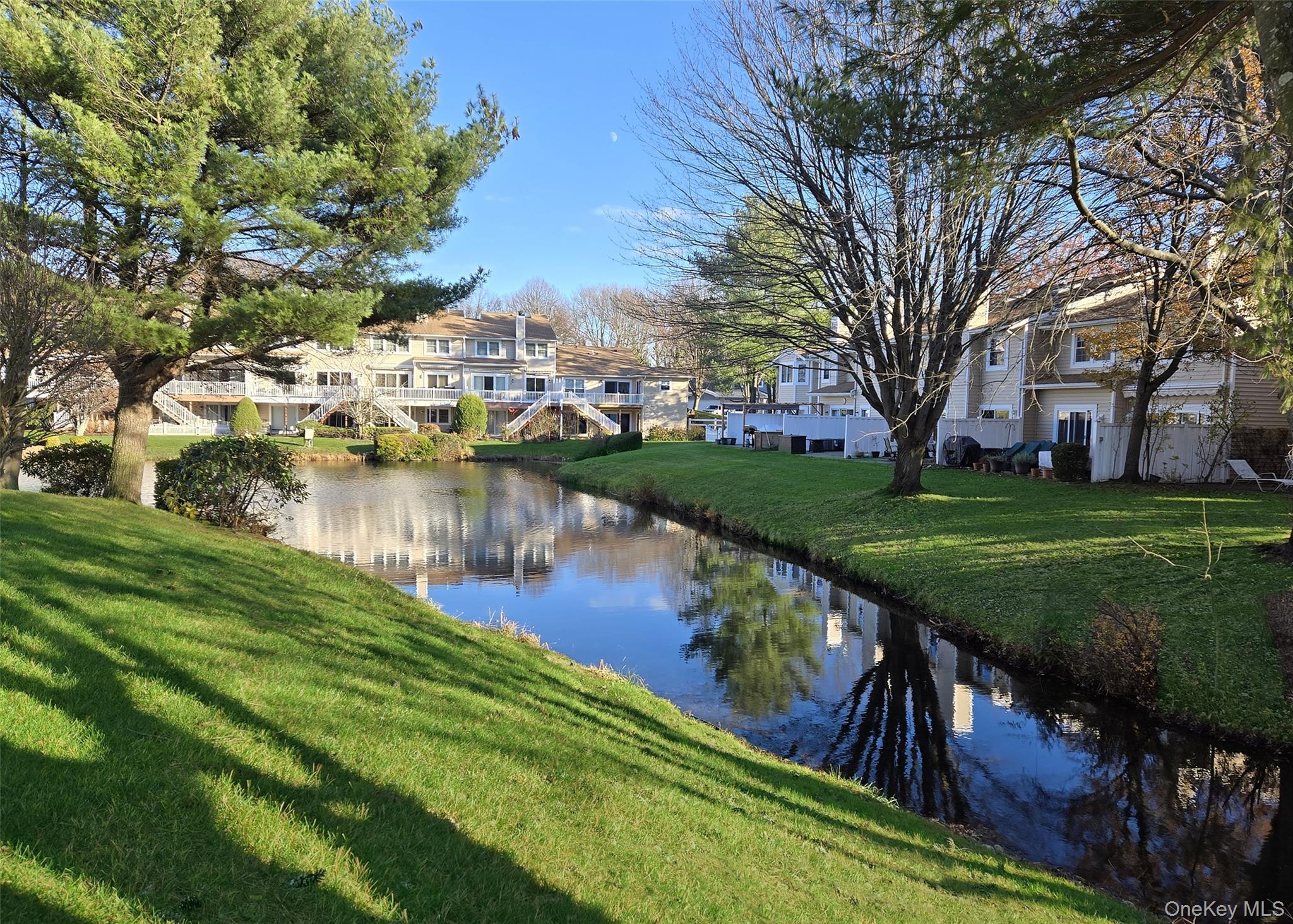 31 Hampshire Court # 31, Holbrook, NY 11741