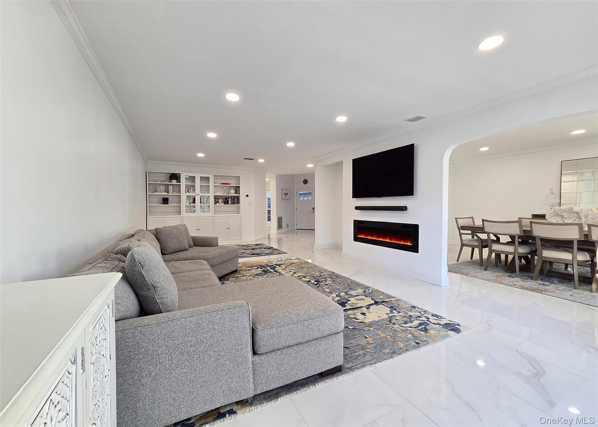 31 Hampshire Court # 31, Holbrook, NY 11741