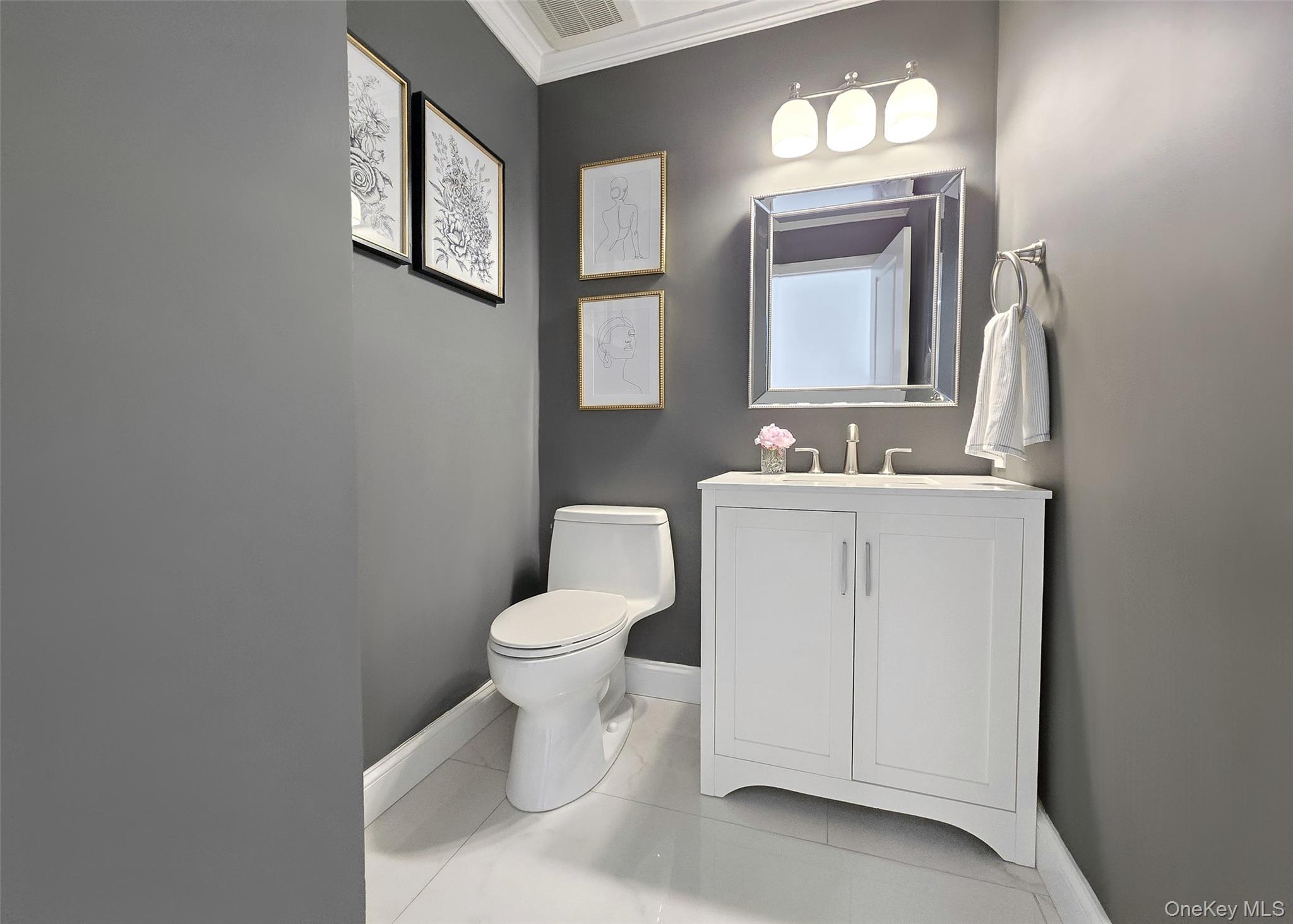 31 Hampshire Court # 31, Holbrook, NY 11741