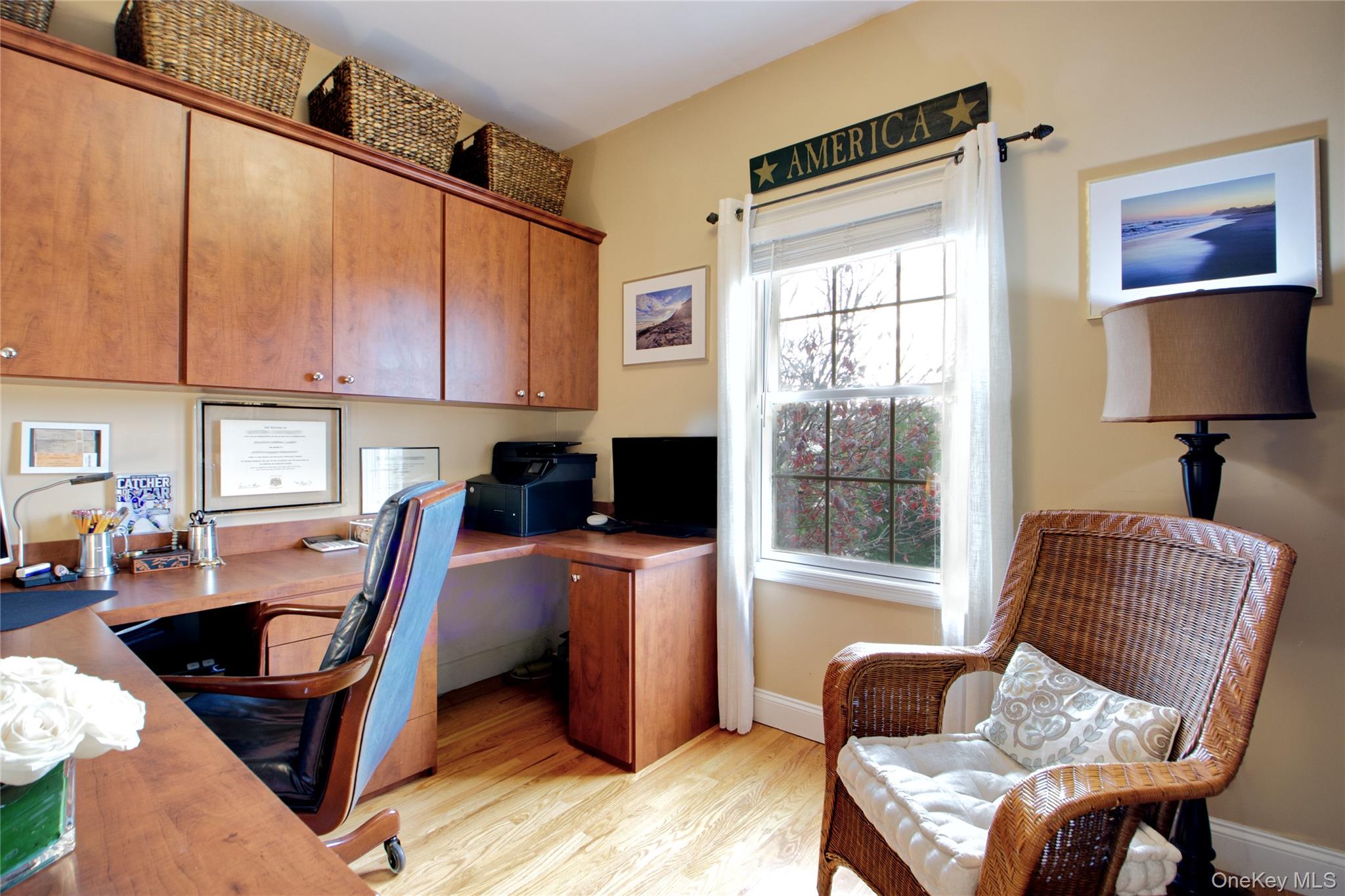 42 Mora Court, Manhasset, NY 11030