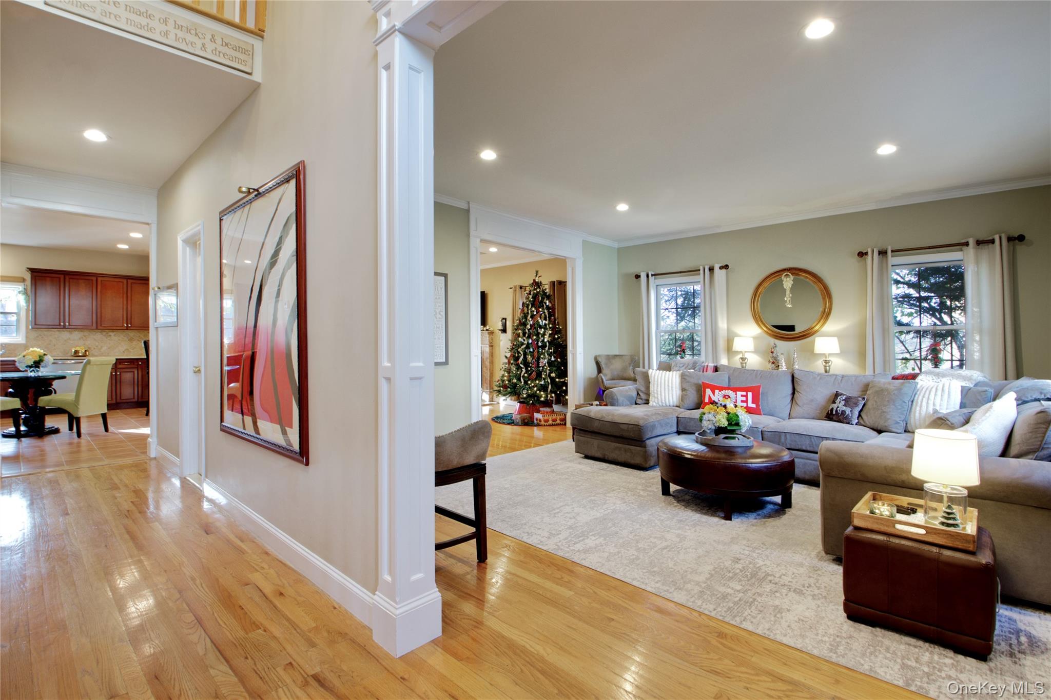 42 Mora Court, Manhasset, NY 11030