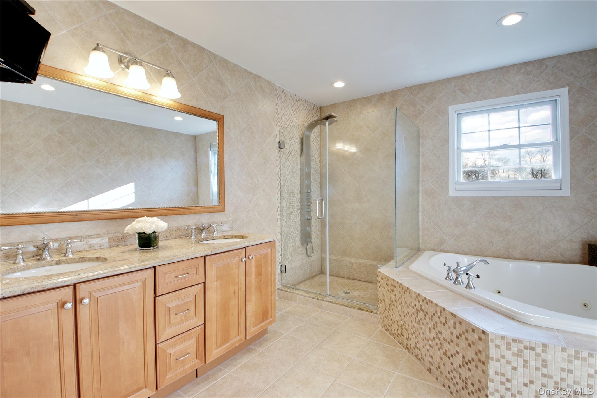 42 Mora Court, Manhasset, NY 11030