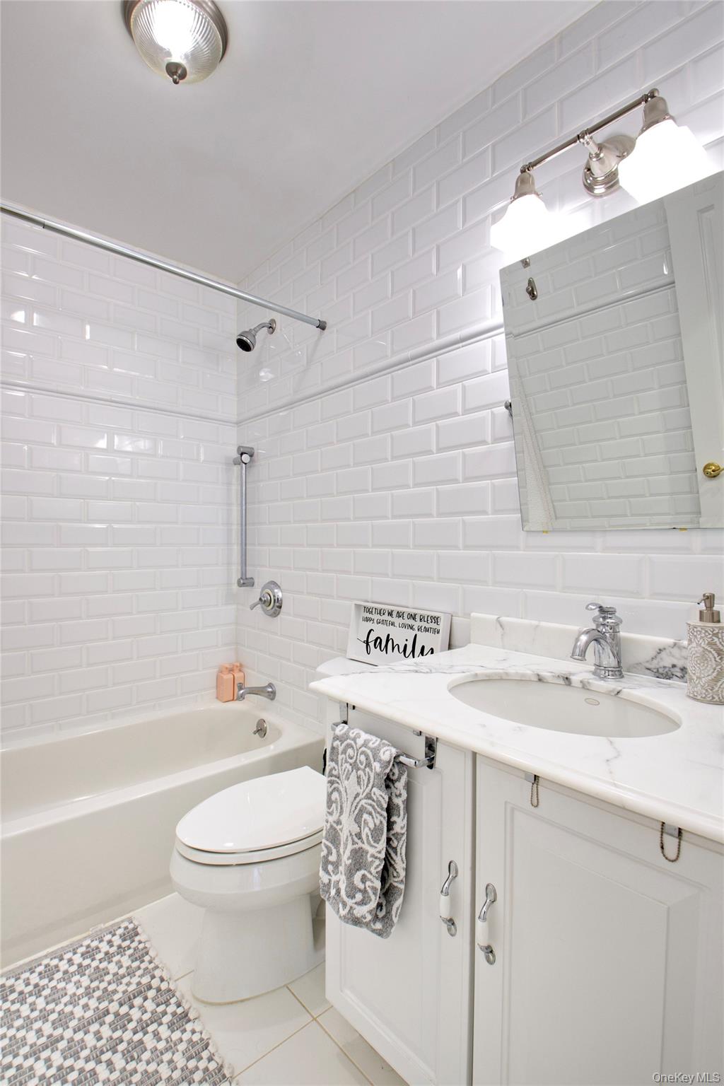 42 Mora Court, Manhasset, NY 11030