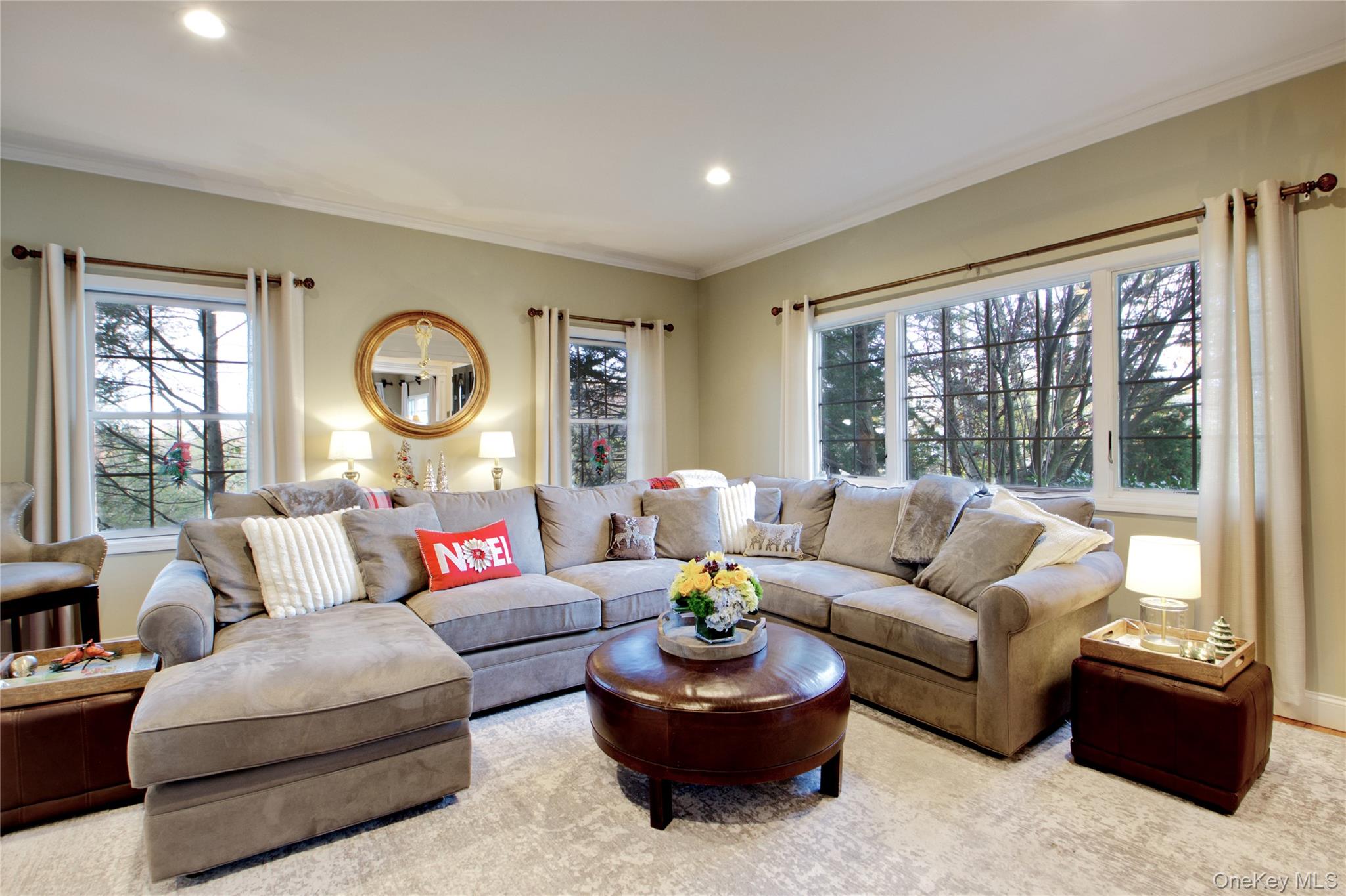 42 Mora Court, Manhasset, NY 11030