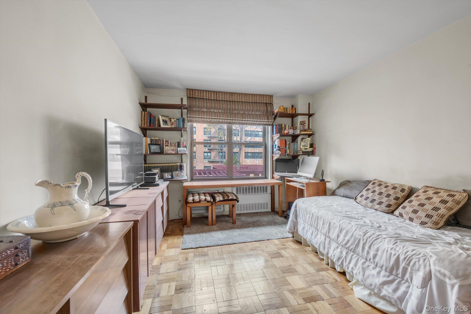 75-34 bell blvd # 1c, Bayside, NY 11364