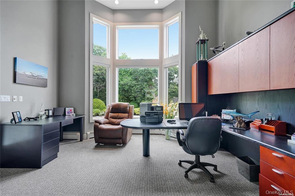 4 Mill Pond Road, Hampton Bays, NY 11946