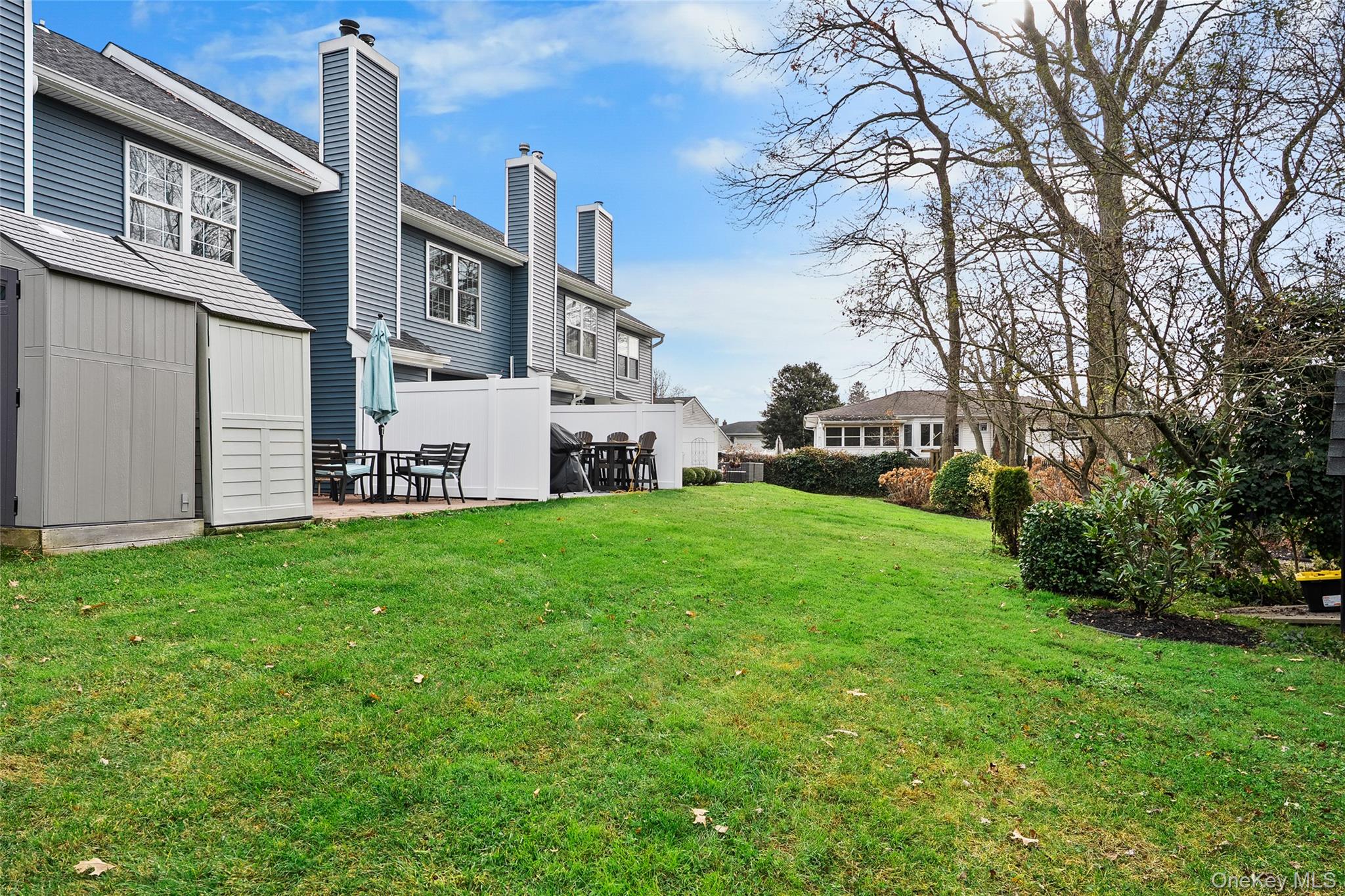 8 Sunridge Lane, Islip, NY 11751