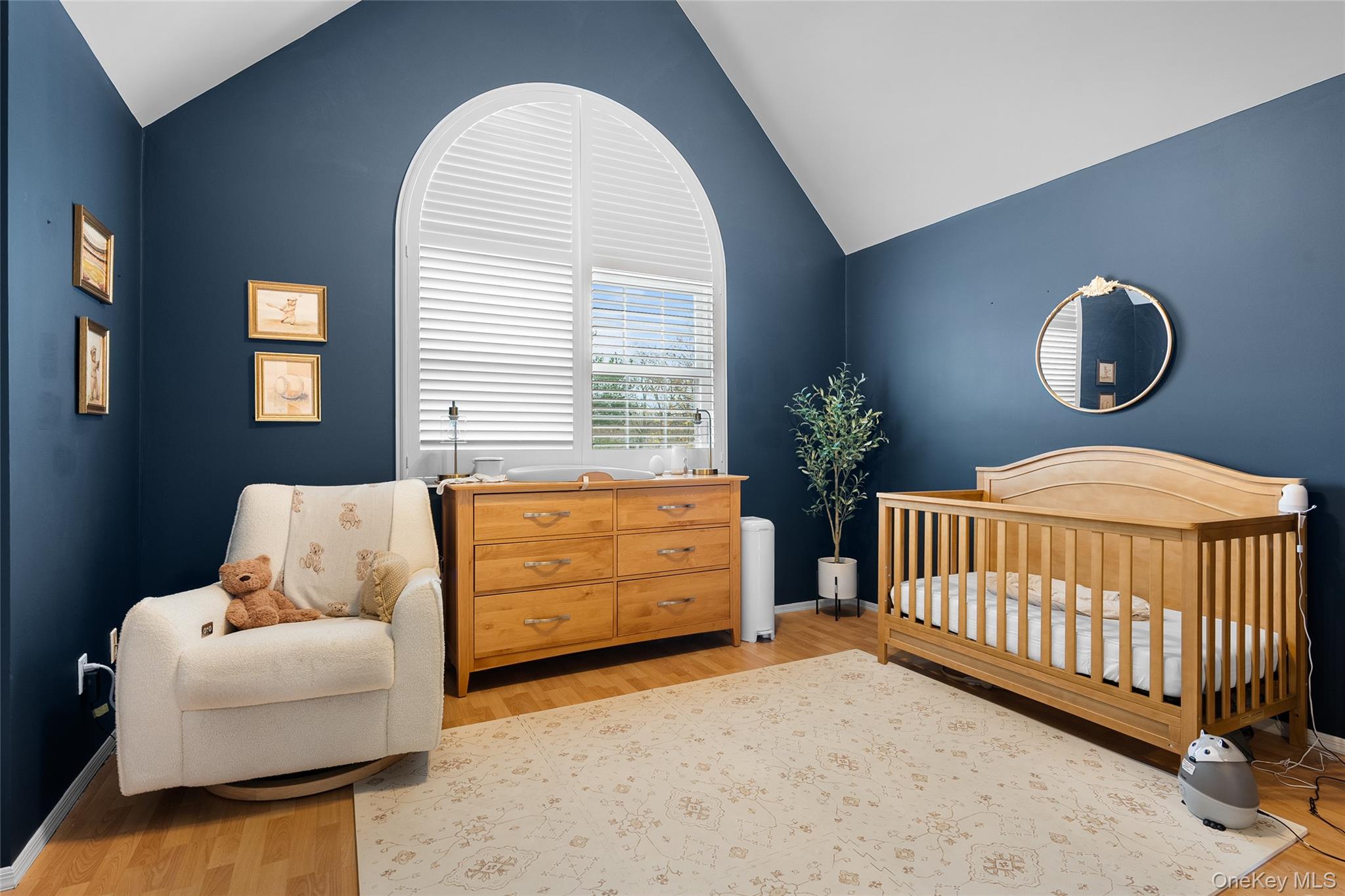 8 Sunridge Lane, Islip, NY 11751