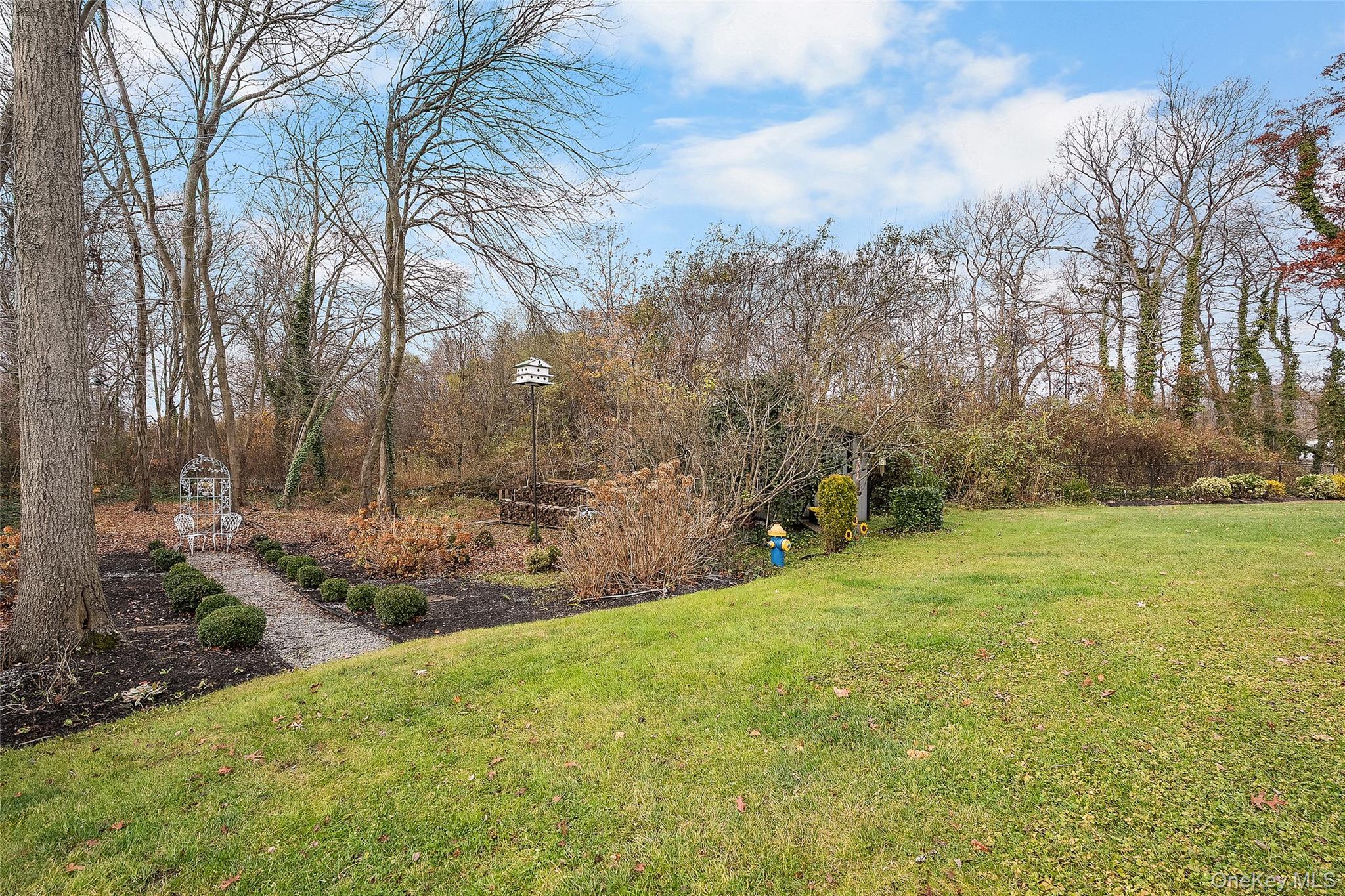 8 Sunridge Lane, Islip, NY 11751