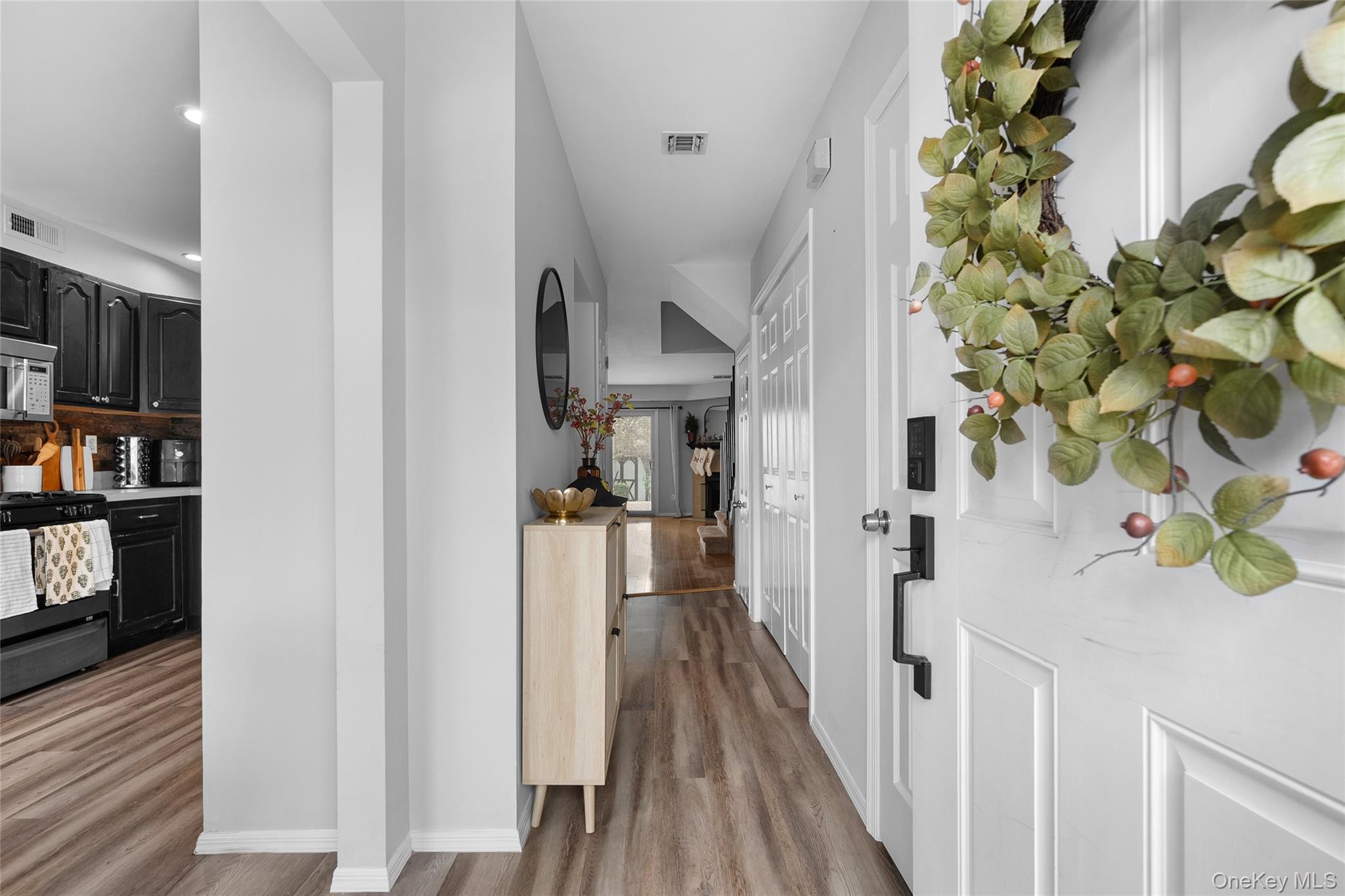 8 Sunridge Lane, Islip, NY 11751