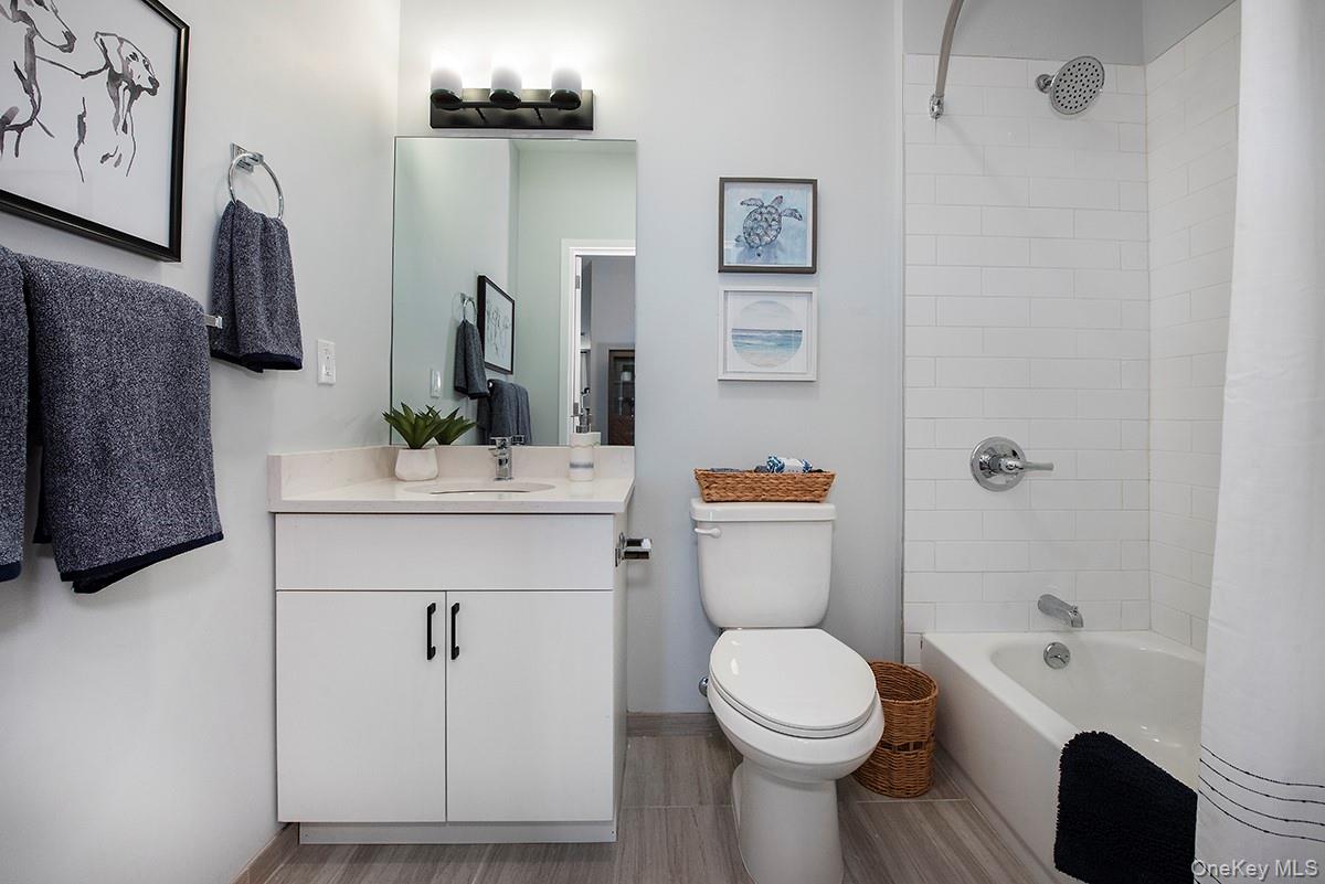 300 Carleton Avenue # 5207, Central Islip, NY 11722