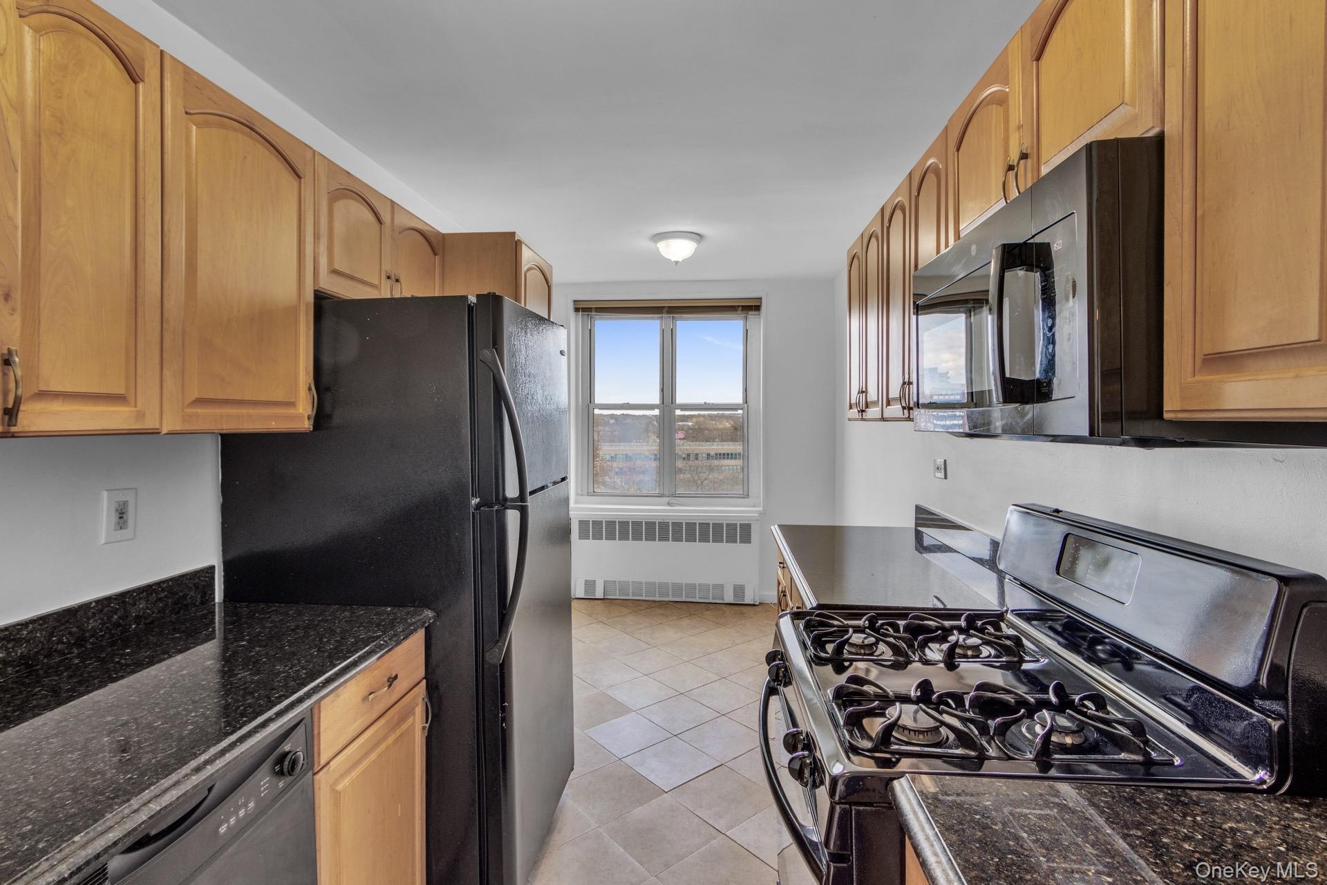 211-40 18th Avenue # 6C, Bayside, NY 11360