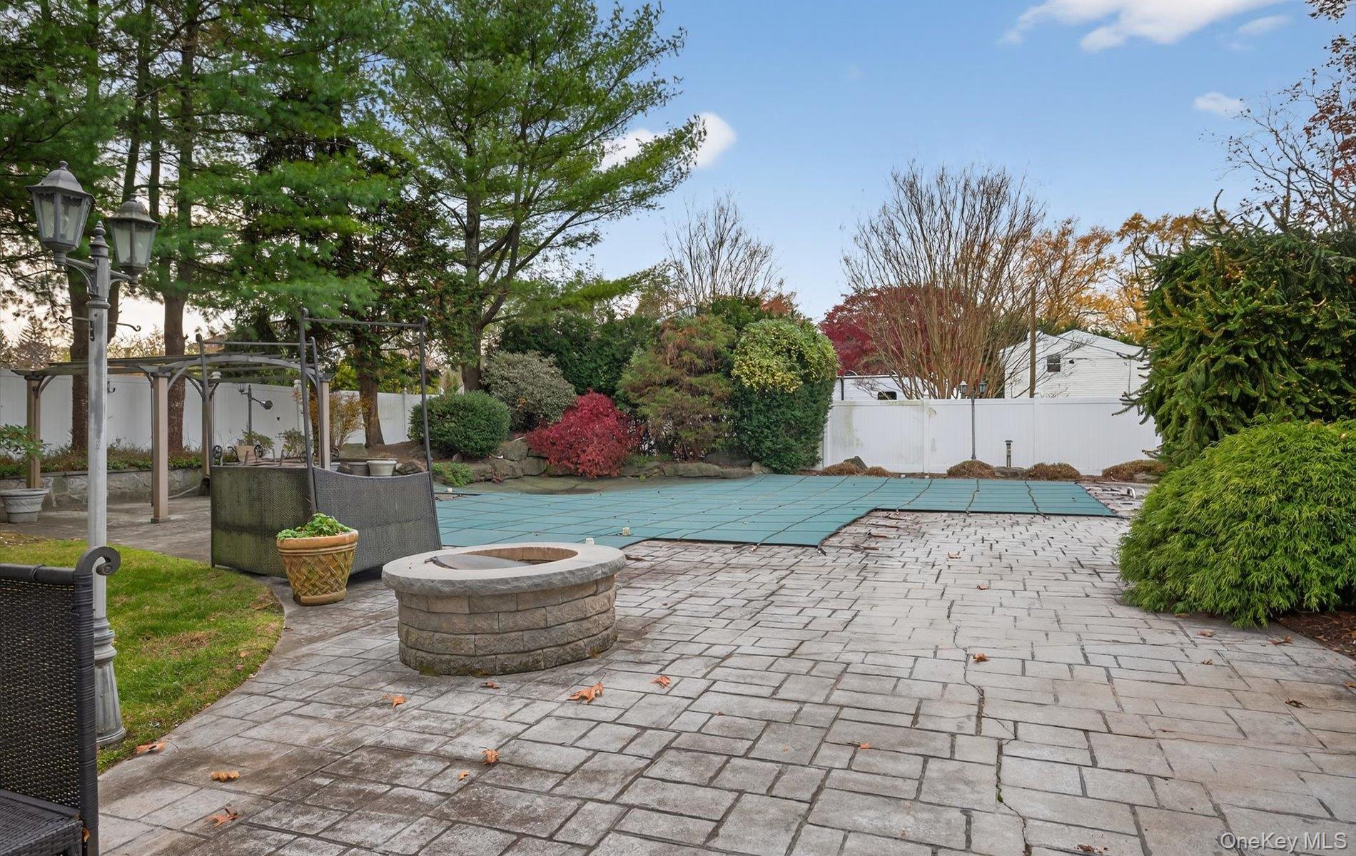 110 Florida Avenue, Commack, NY 11725