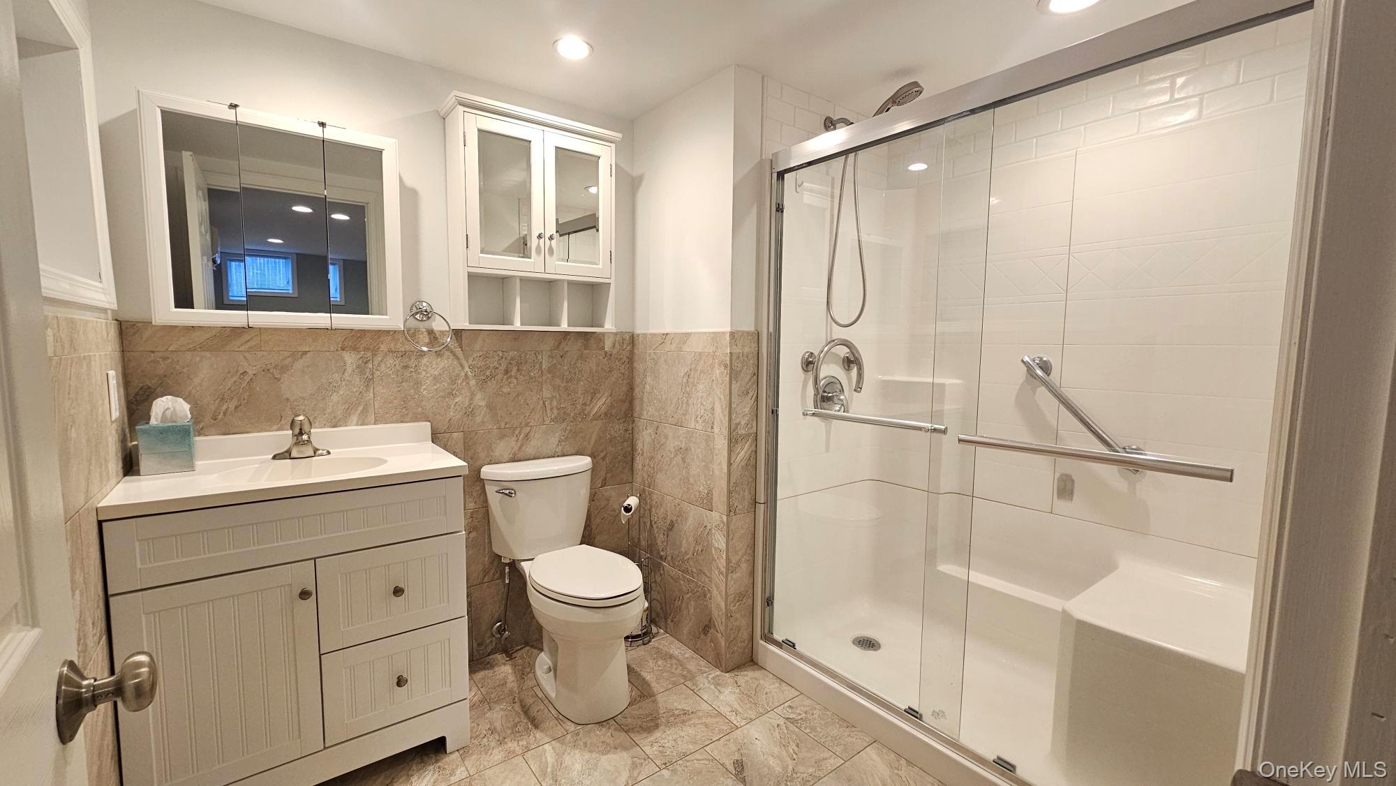 Farmingville, NY 11738