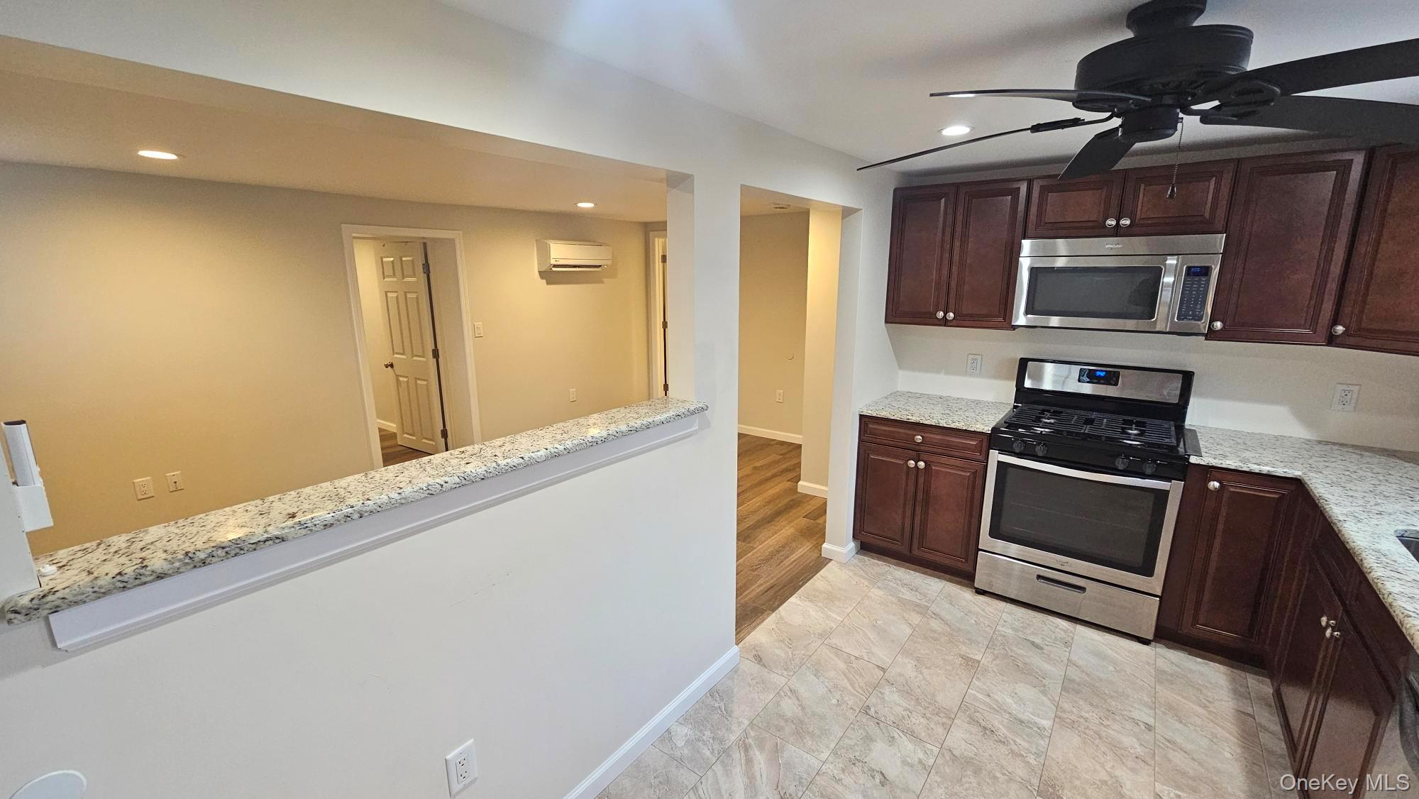 Farmingville, NY 11738