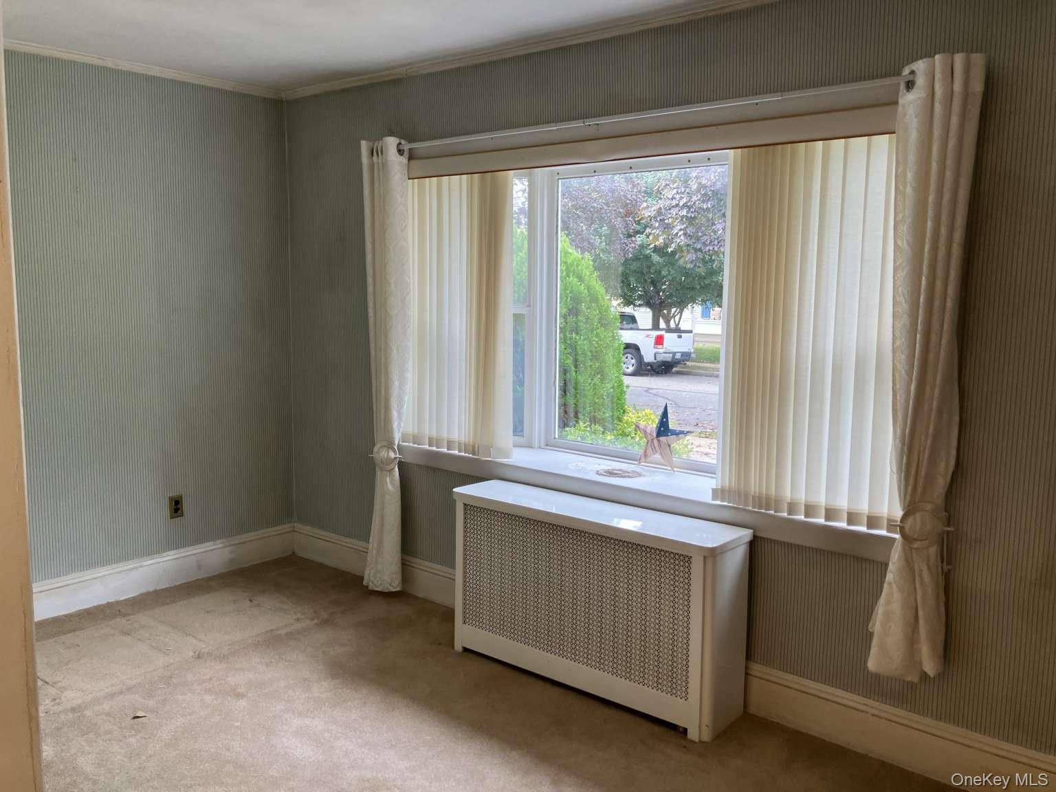 121 Campbell Avenue, Williston Park, NY 11596