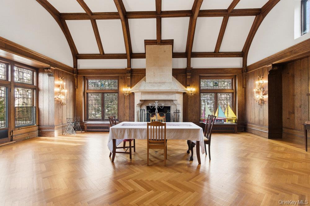 5 Cedar Lane, Glen Cove, NY 11542