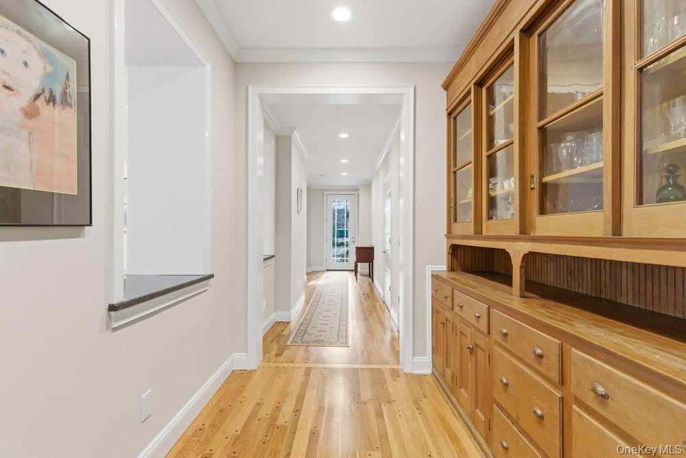 5 Cedar Lane, Glen Cove, NY 11542