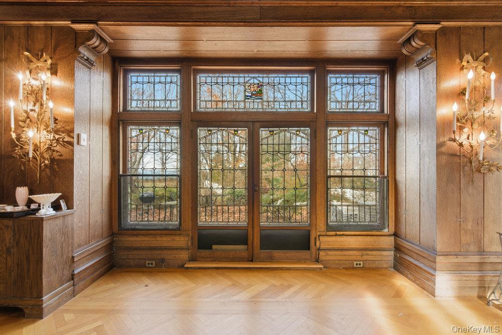 5 Cedar Lane, Glen Cove, NY 11542