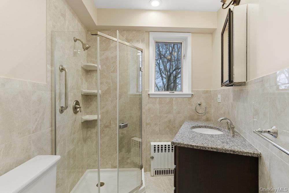 5 Cedar Lane, Glen Cove, NY 11542