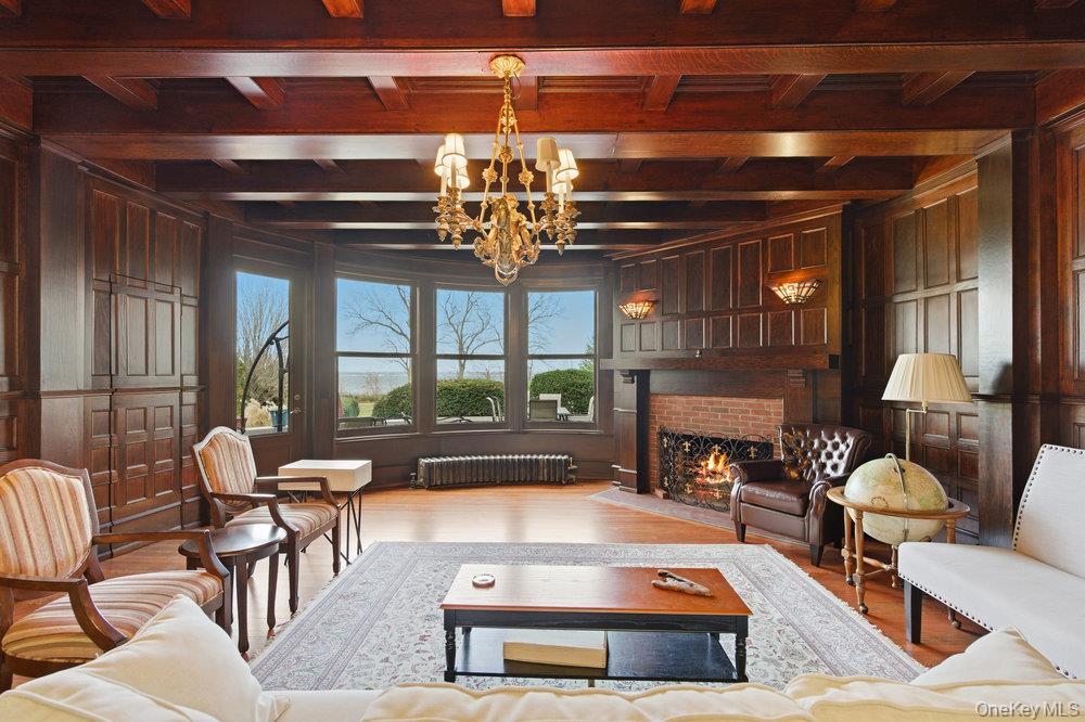 5 Cedar Lane, Glen Cove, NY 11542