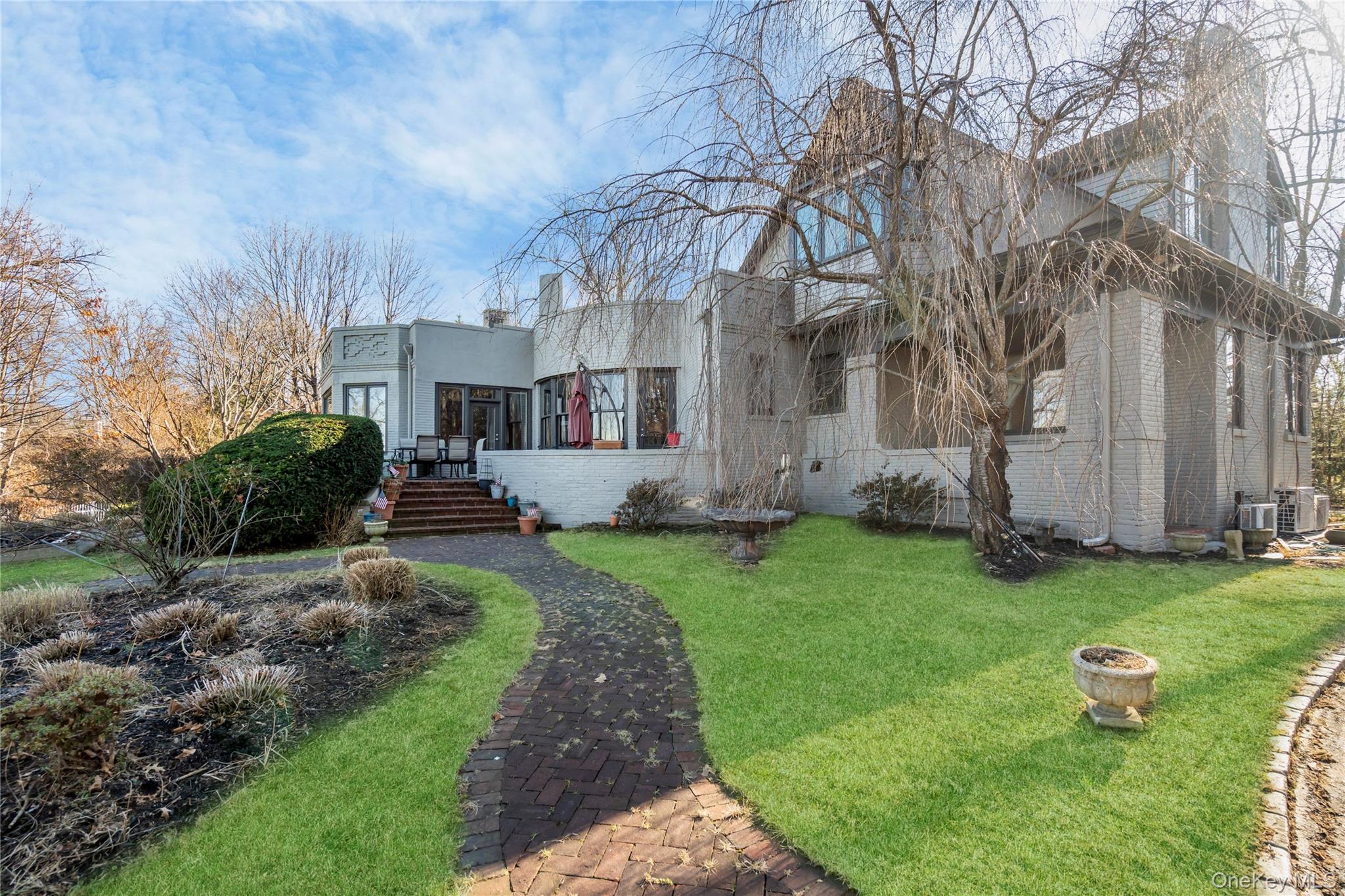 5 Cedar Lane, Glen Cove, NY 11542