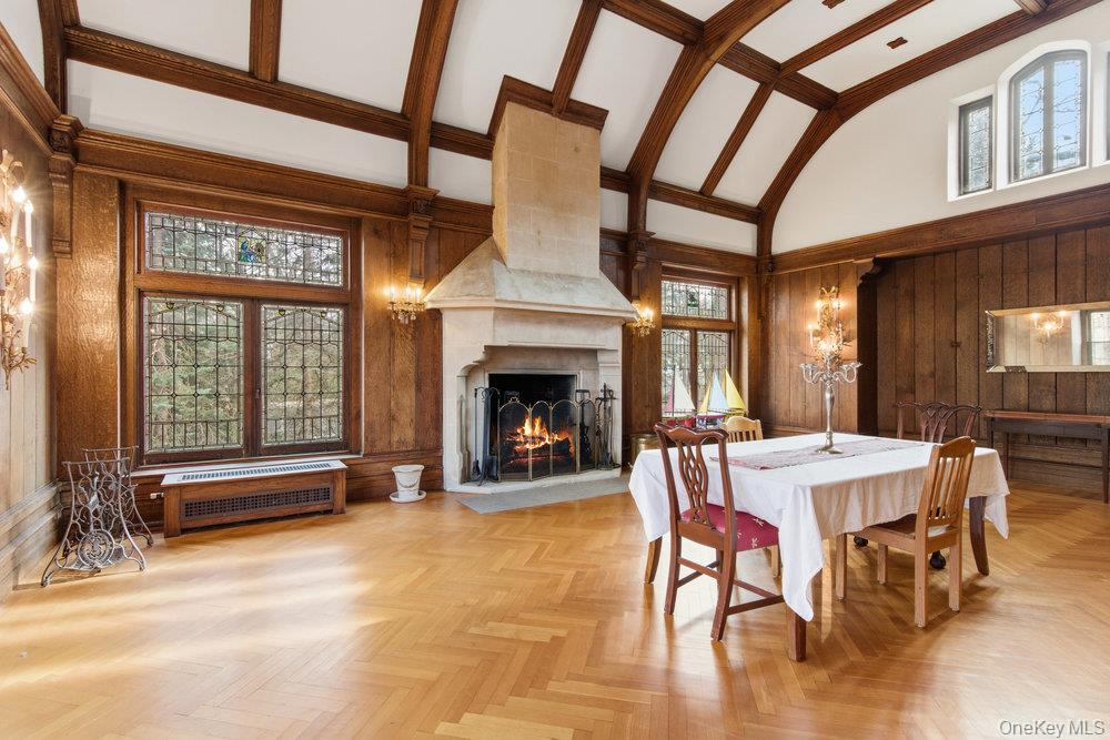 5 Cedar Lane, Glen Cove, NY 11542