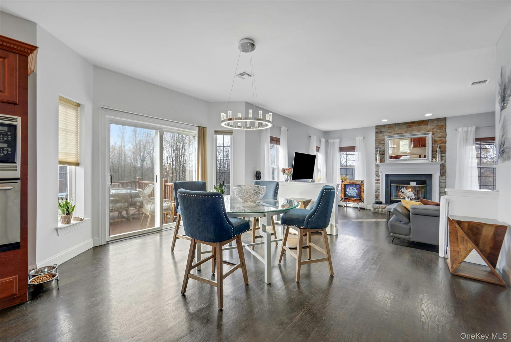 4 Camelback Road, Chester, NY 10918