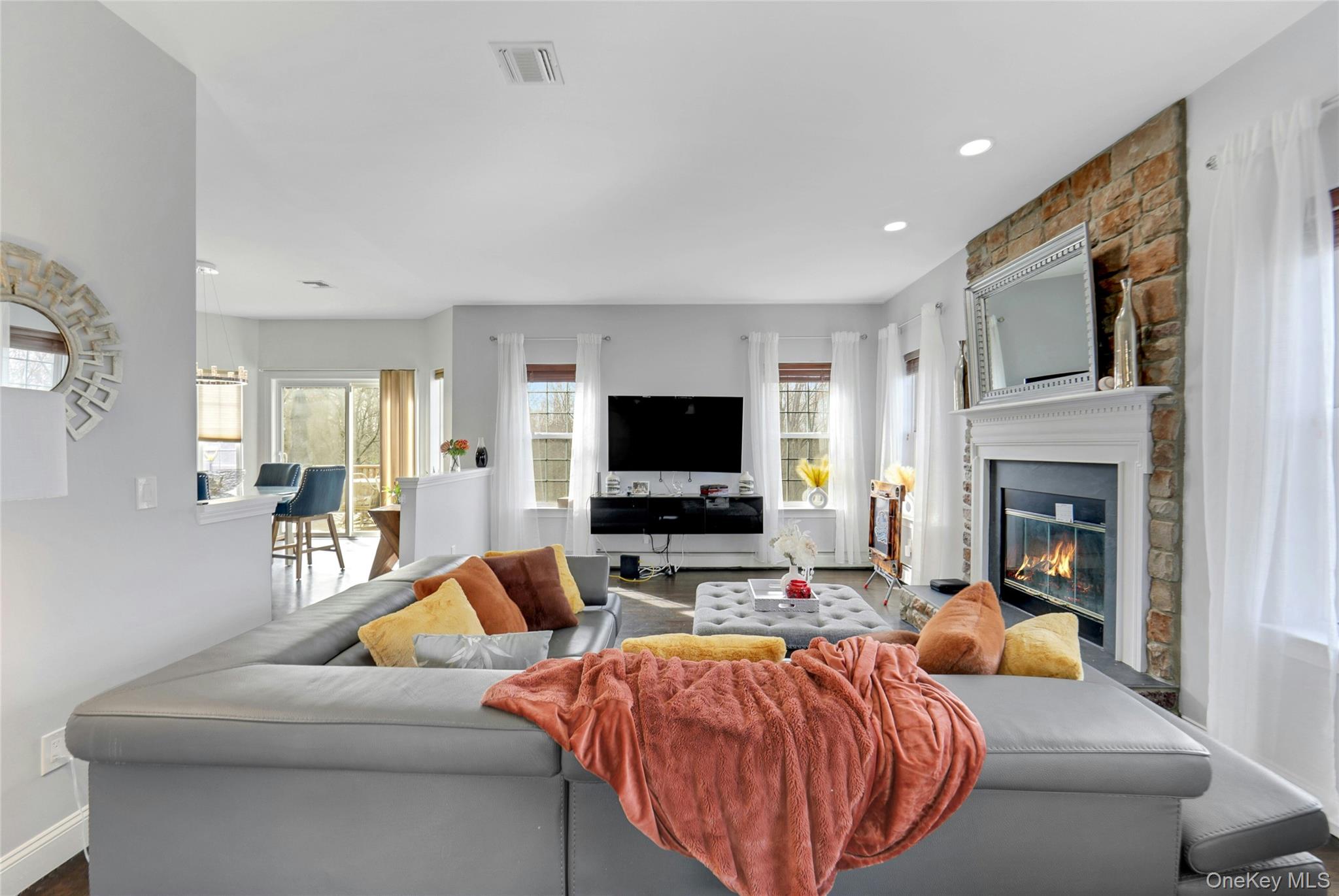 4 Camelback Road, Chester, NY 10918