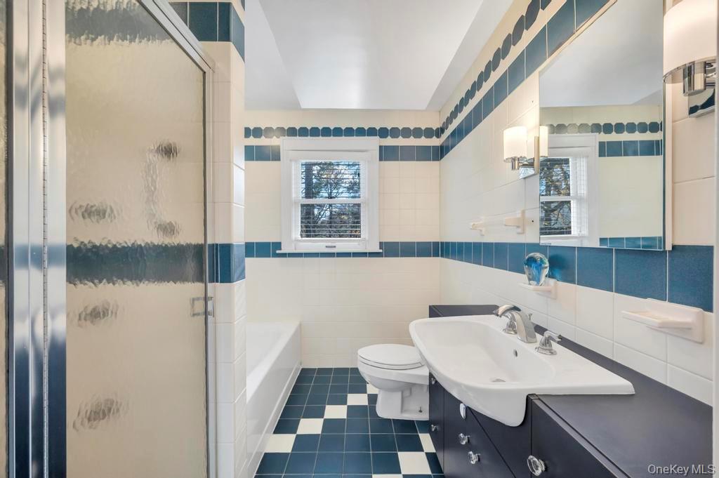 9 Sycamore Drive, Great Neck, NY 11021