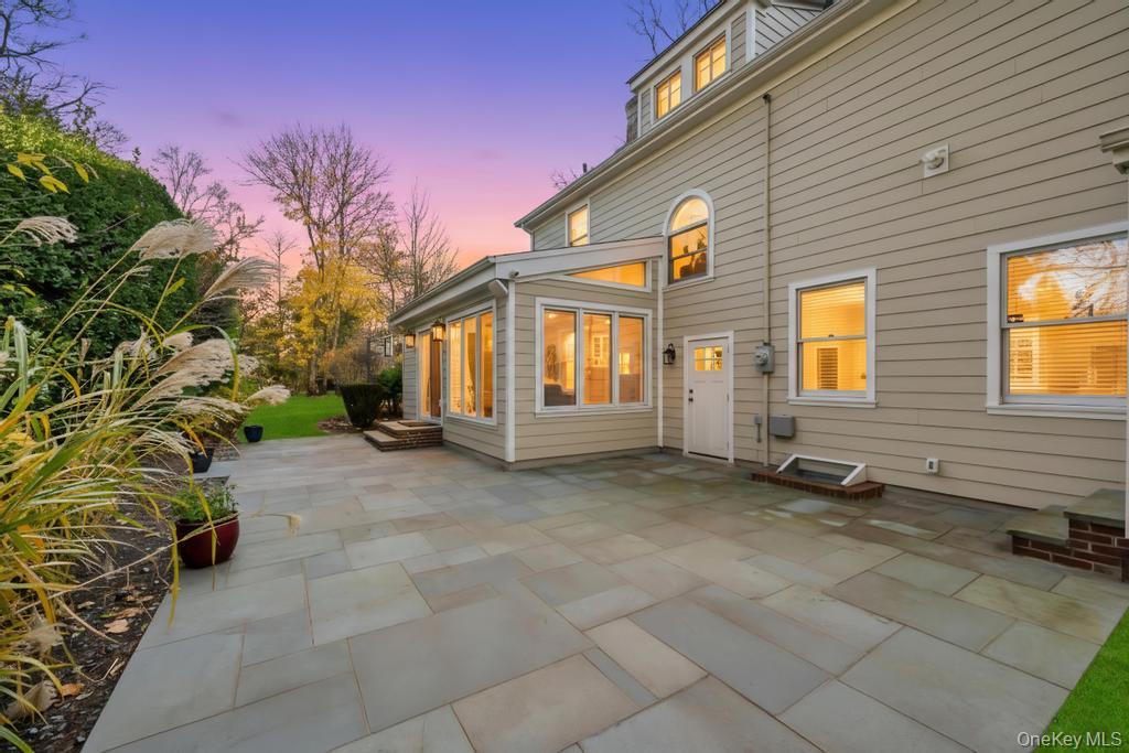 9 Sycamore Drive, Great Neck, NY 11021