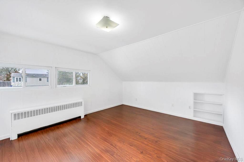 7 cinder lane, Hicksville, NY 11801