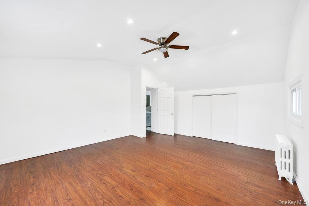 7 cinder lane, Hicksville, NY 11801