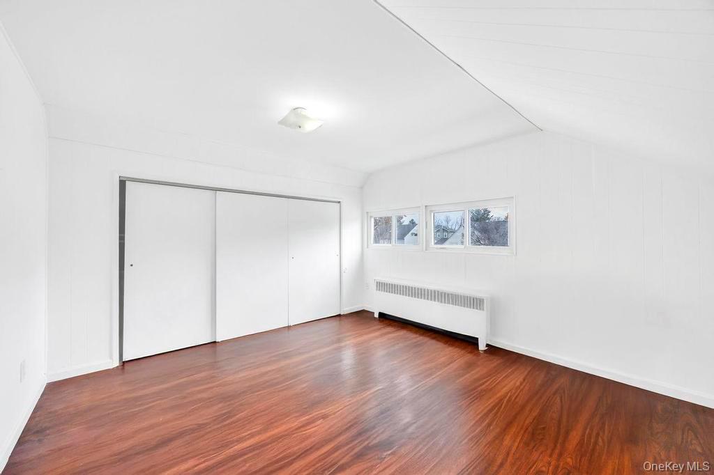 7 cinder lane, Hicksville, NY 11801