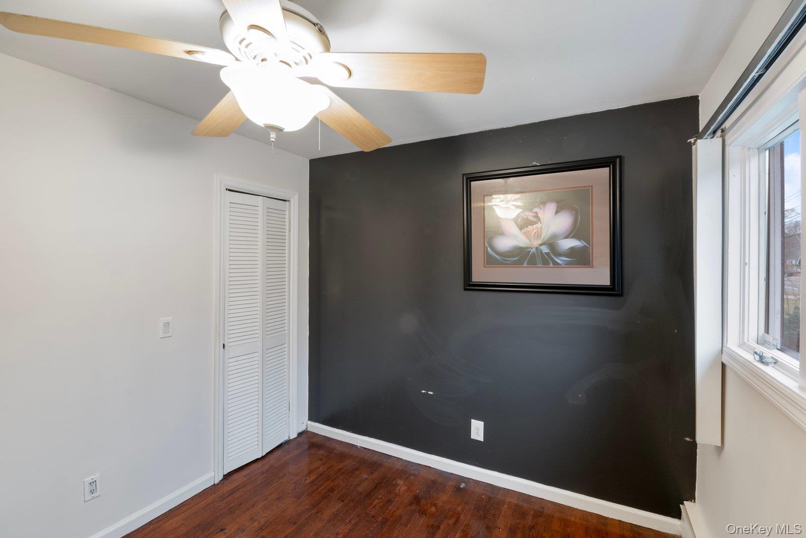 250 Spur Drive S, Bay Shore, NY 11706