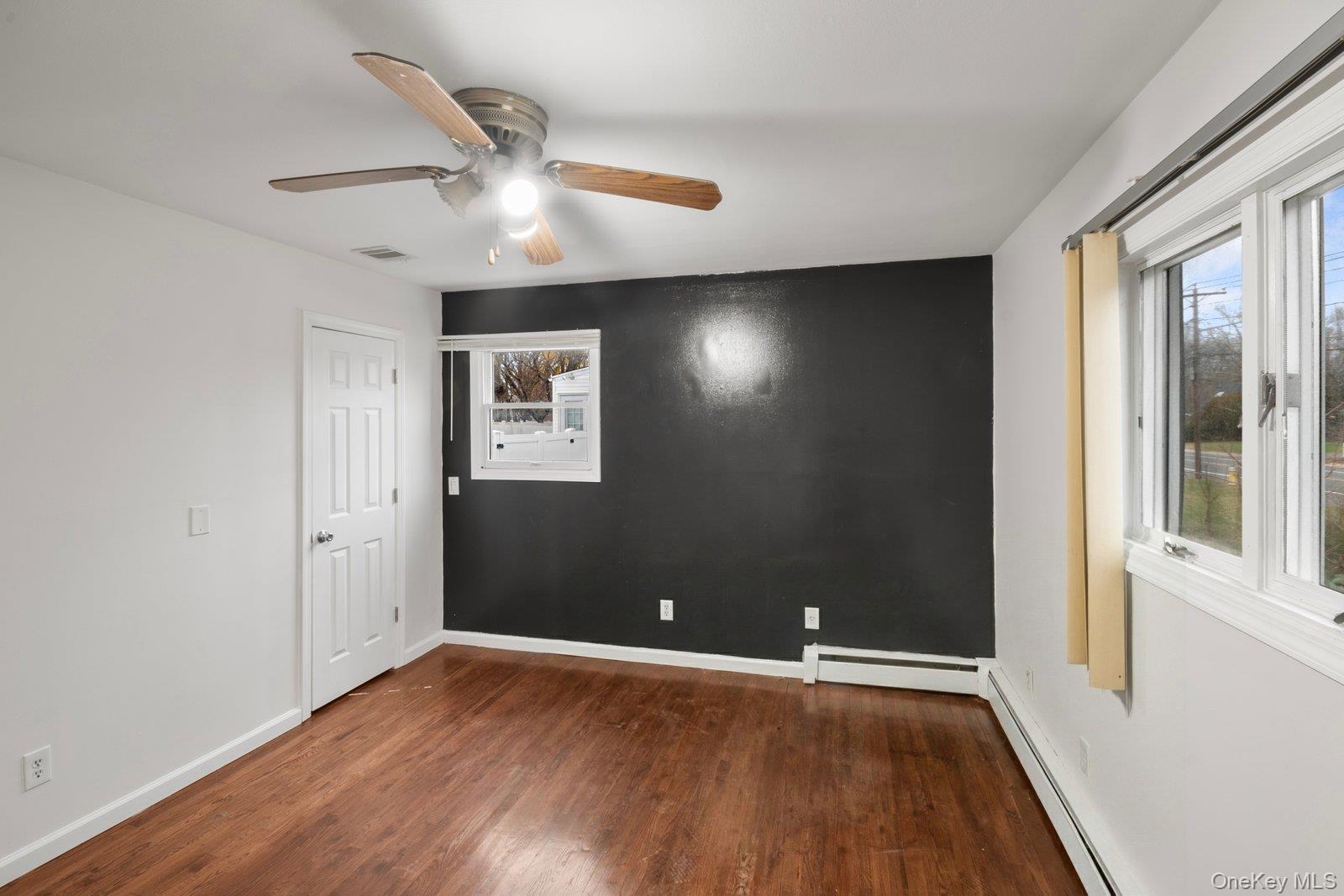 250 Spur Drive S, Bay Shore, NY 11706