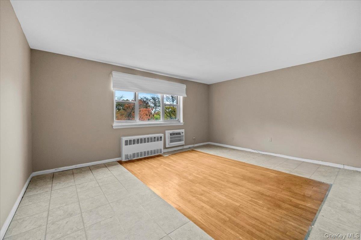 8935 155th Ave # 3M, Howard Beach, NY 11414